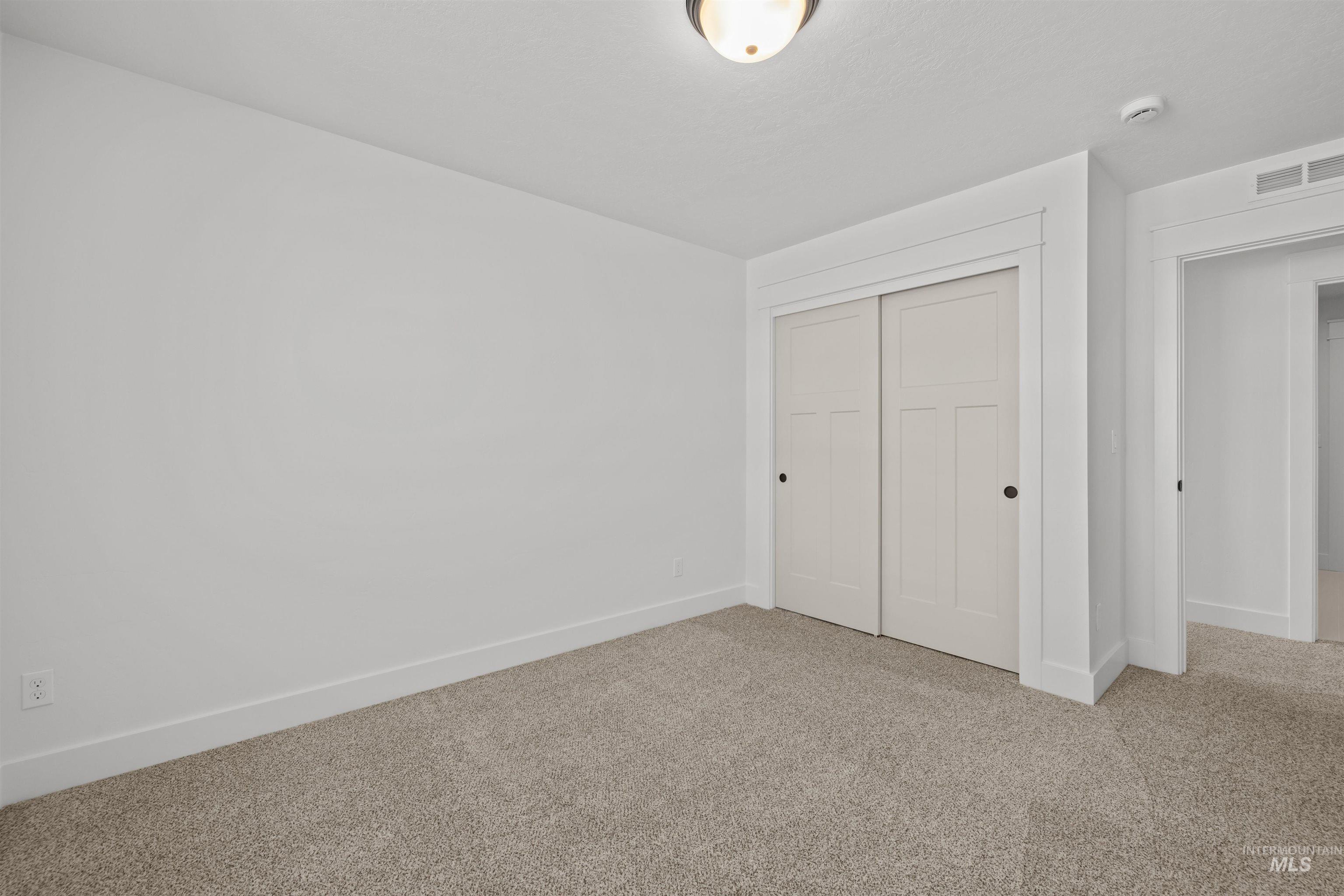 5687 S Snowden Ave Property Photo 40