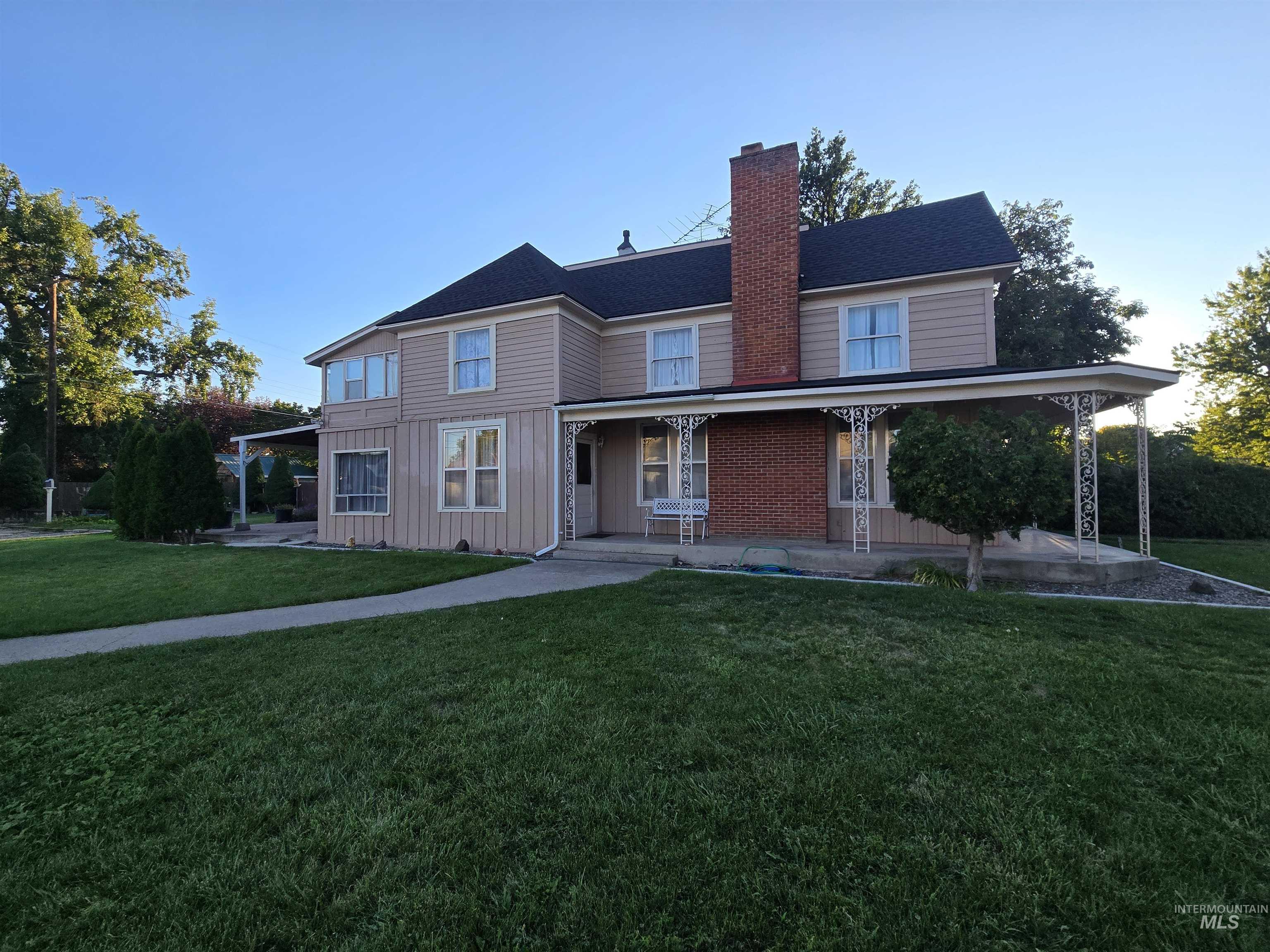 1134 1st Avenue South Property Photo 1