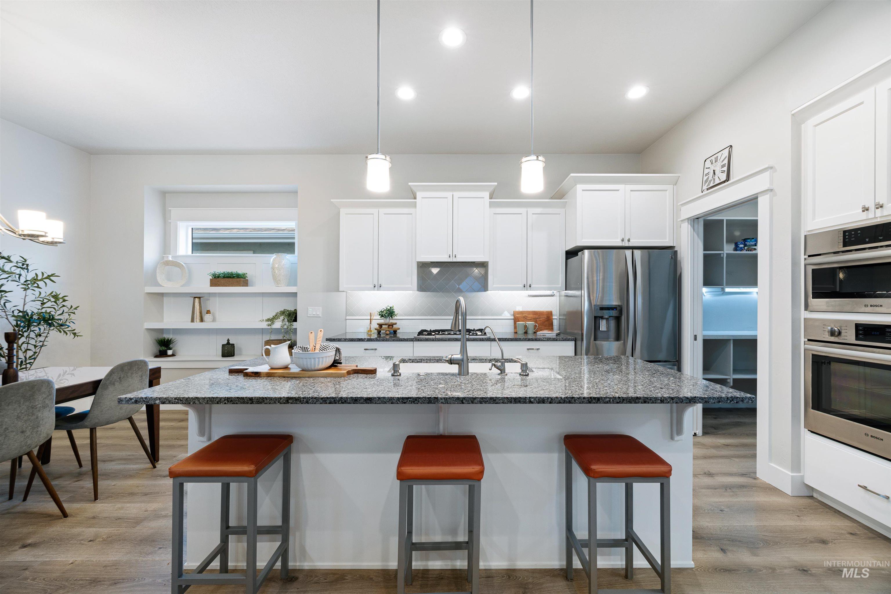 6847 N Cathedral Lane Property Photo 2