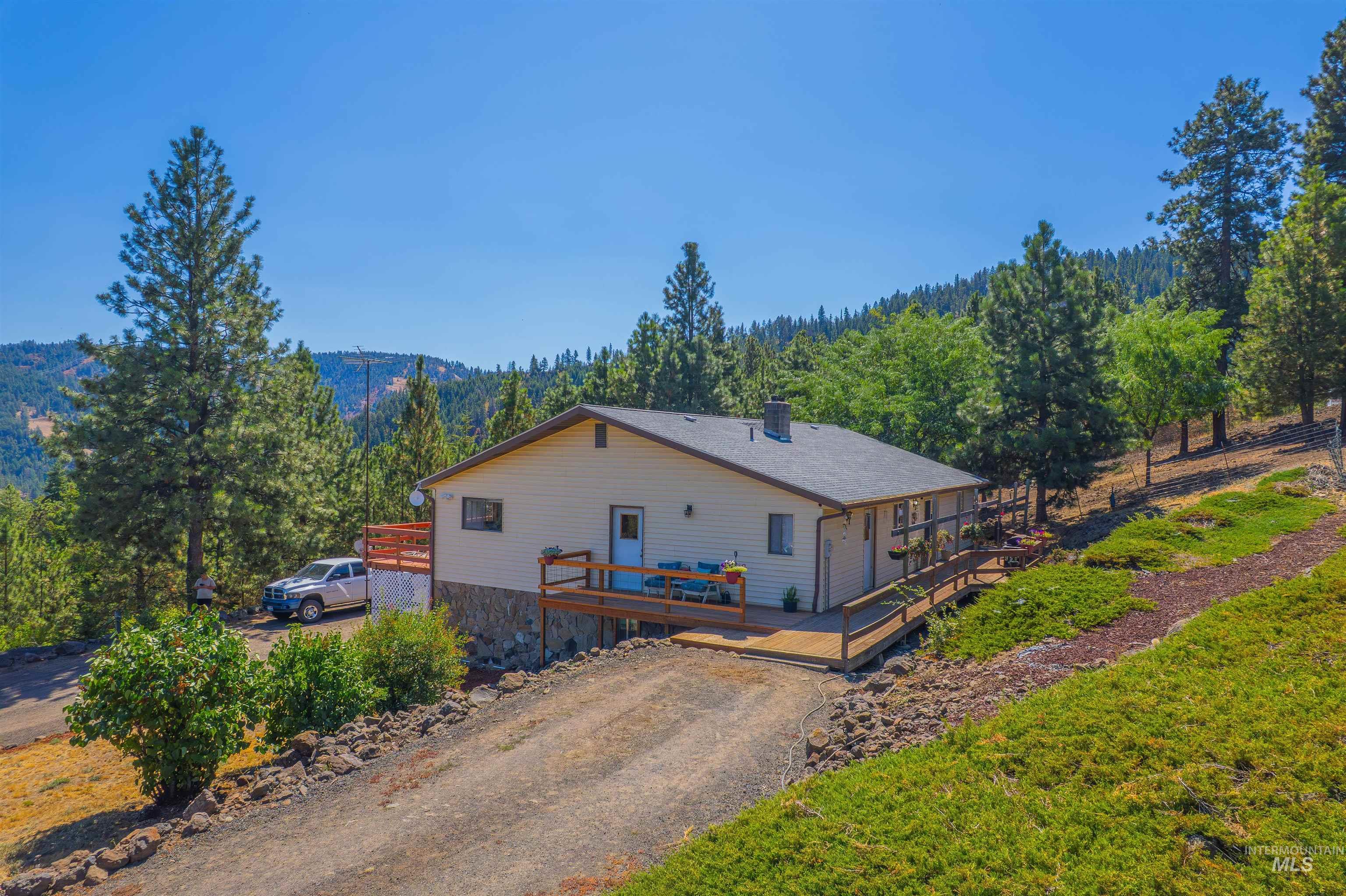 41118 Waha Glen Road Property Photo 1