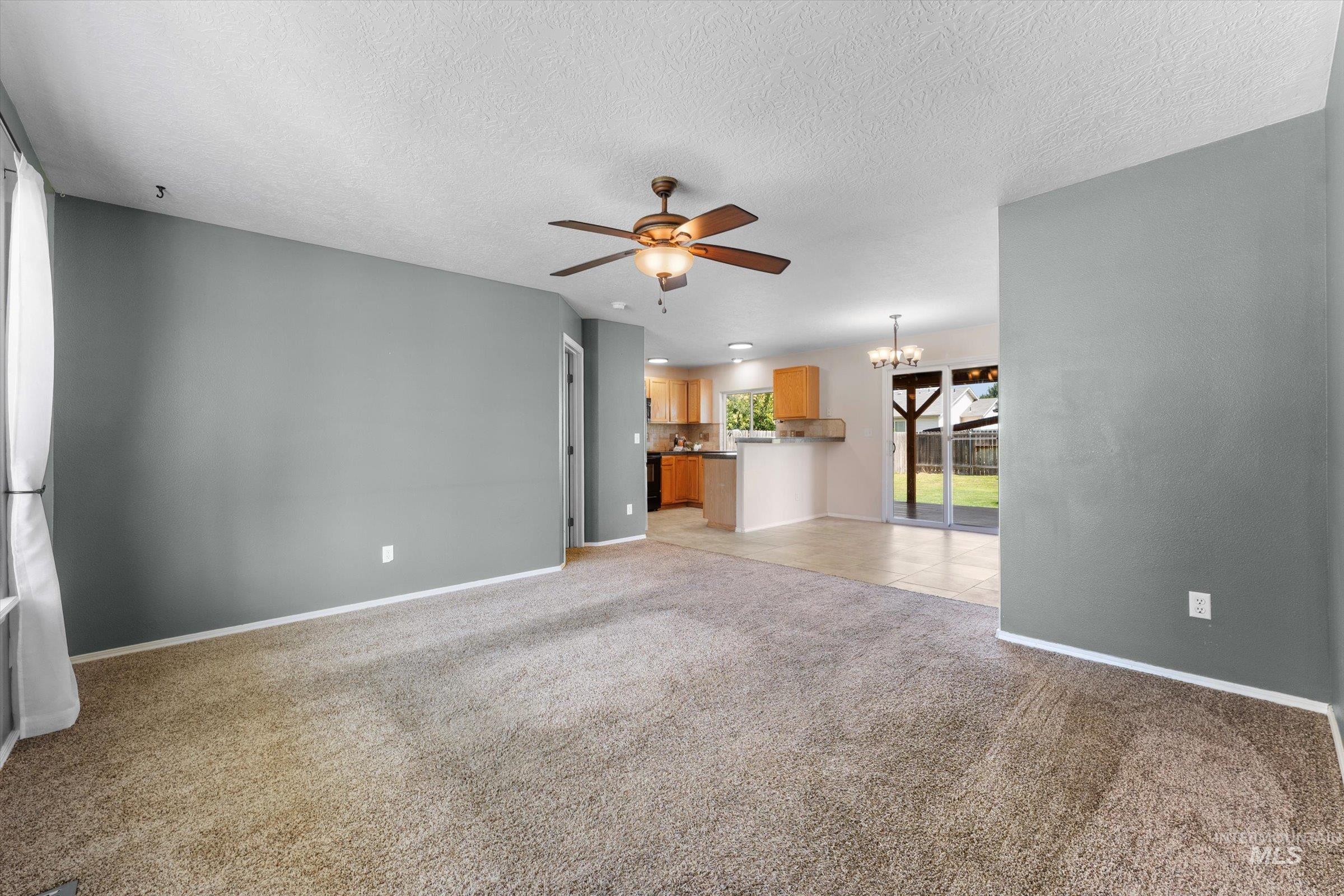 898 N Pasture Avenue Property Photo 4