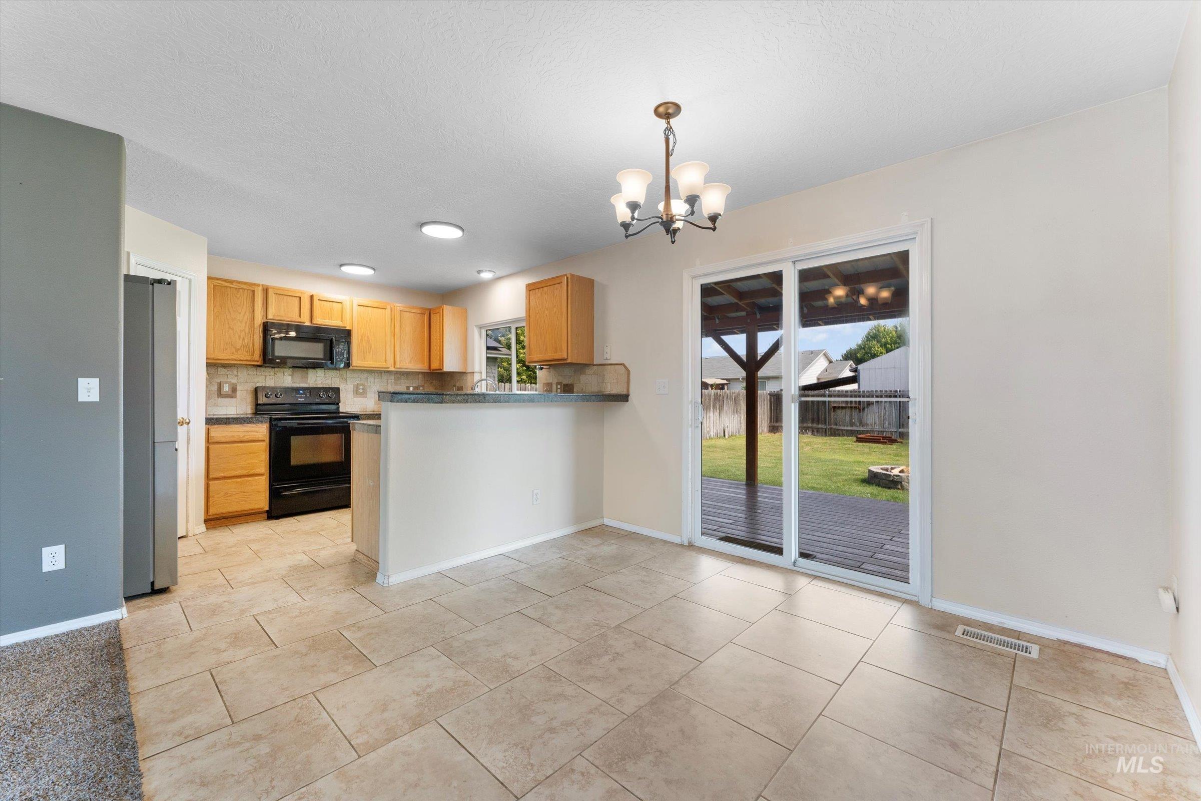 898 N Pasture Avenue Property Photo 11