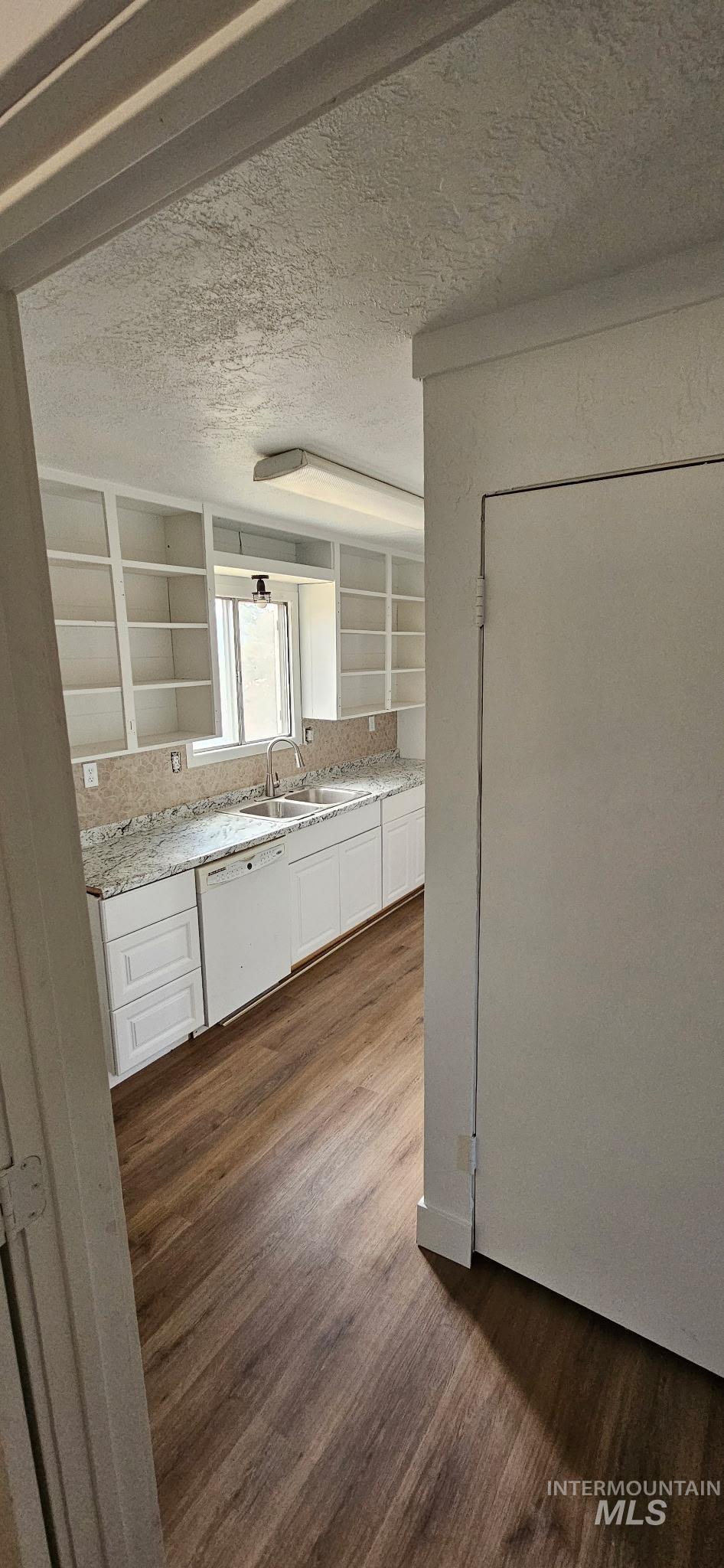 284 N Main Property Photo 8