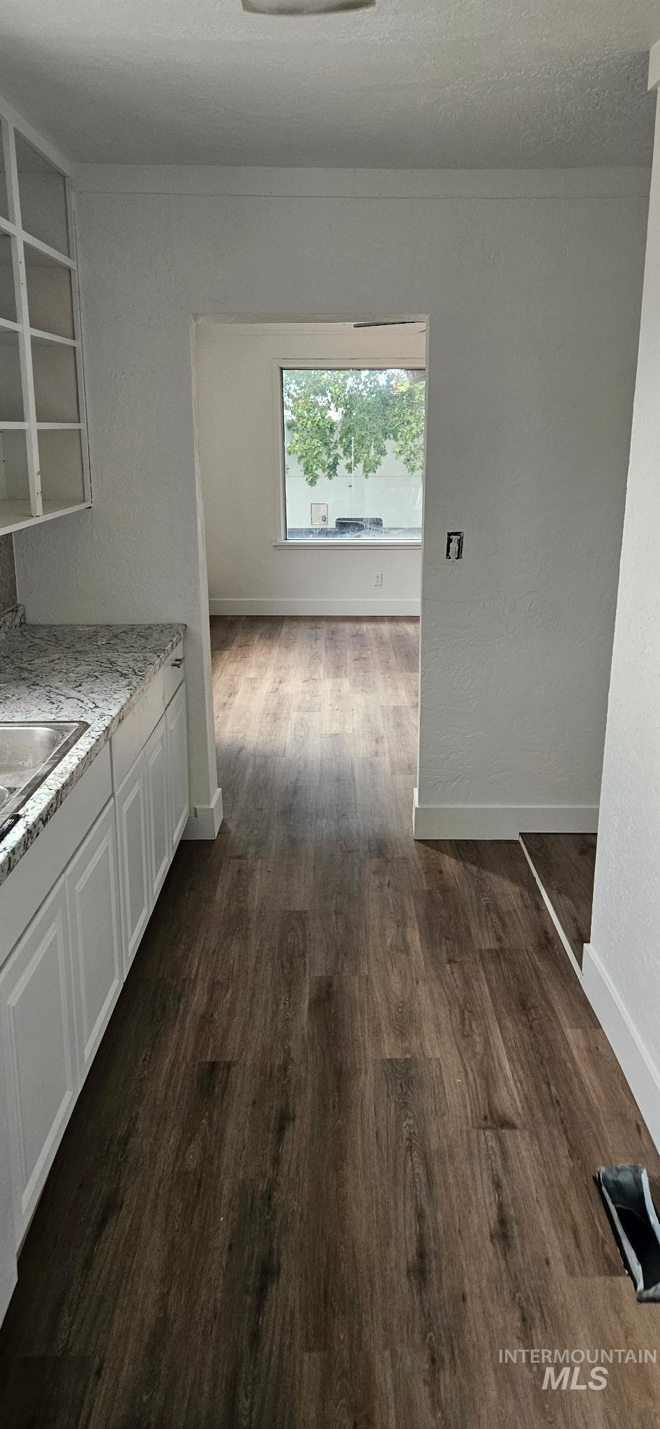 284 N Main Property Photo 9