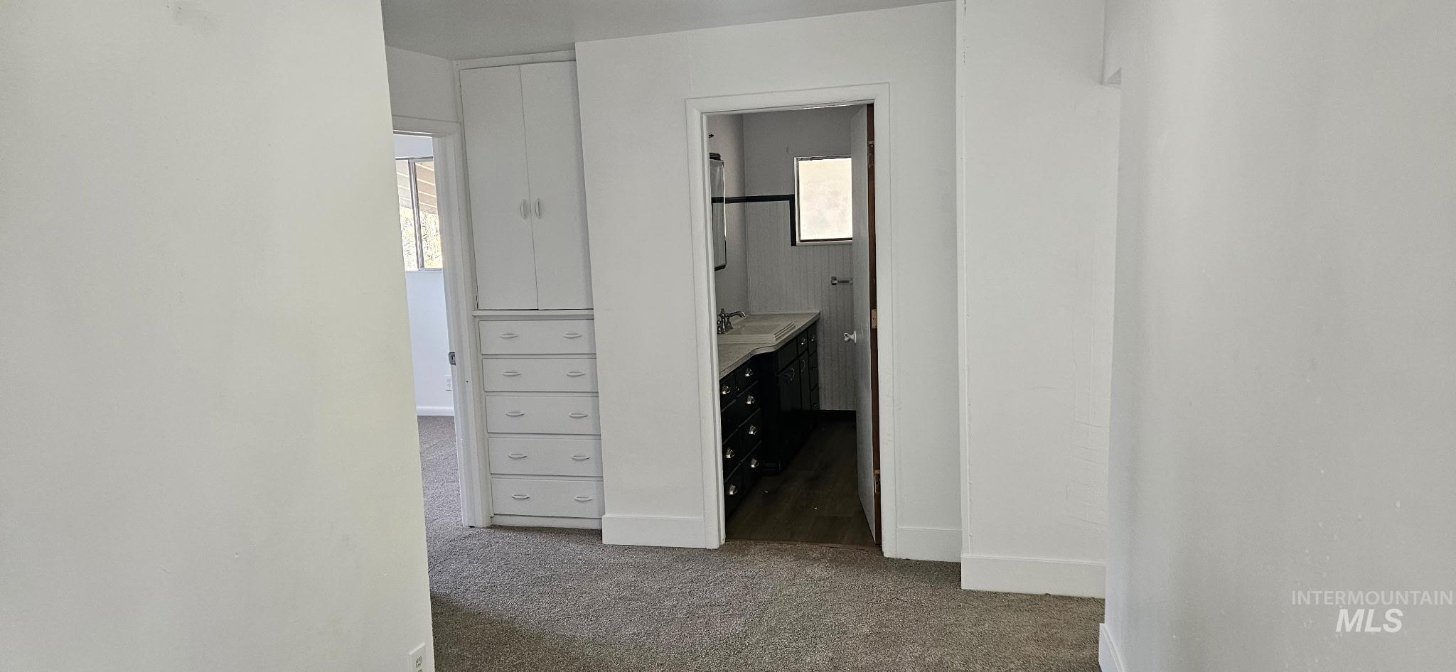 284 N Main Property Photo 9