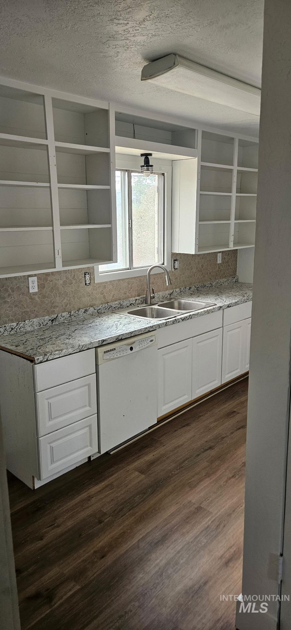 284 N Main Property Photo 10