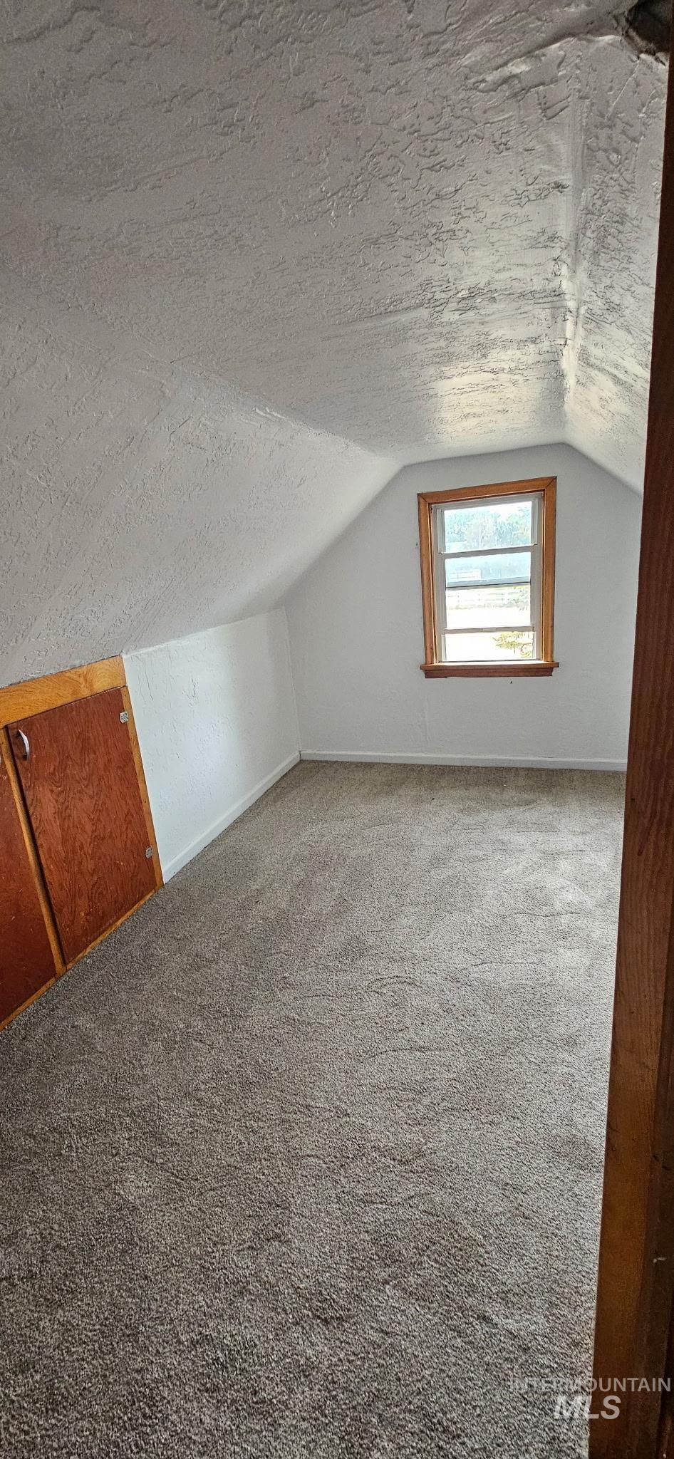 284 N Main Property Photo 17