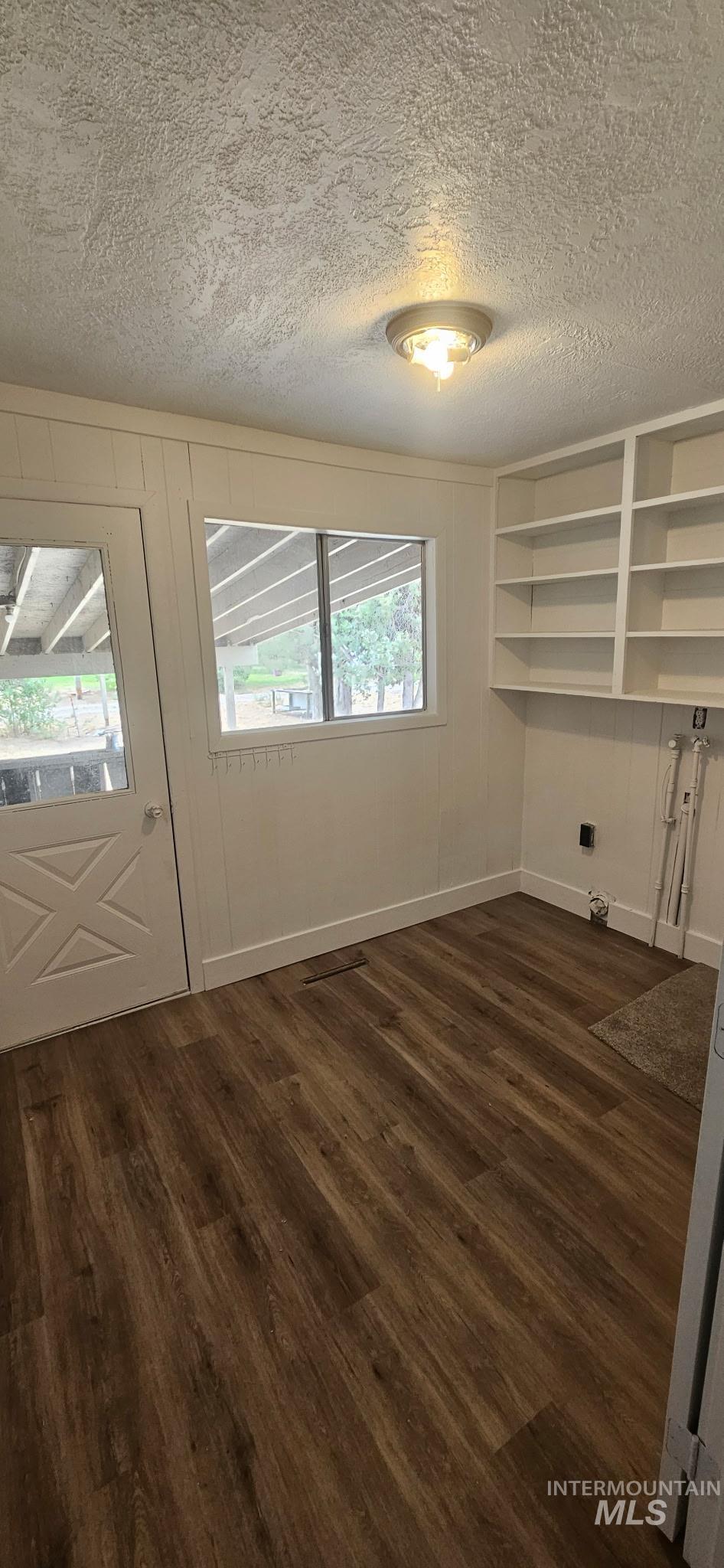 284 N Main Property Photo 23