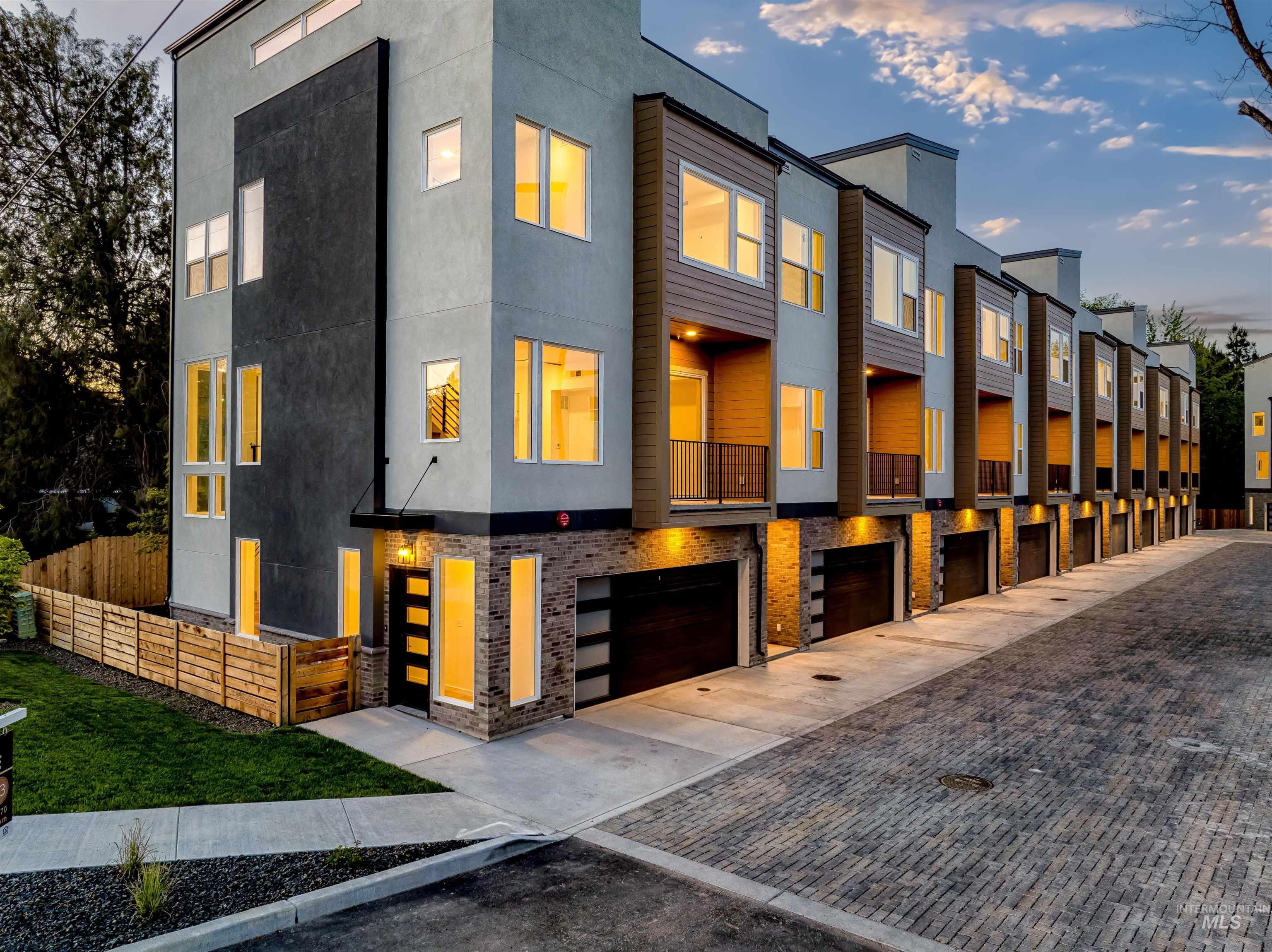 120 E Pennsylvania St Property Photo 1