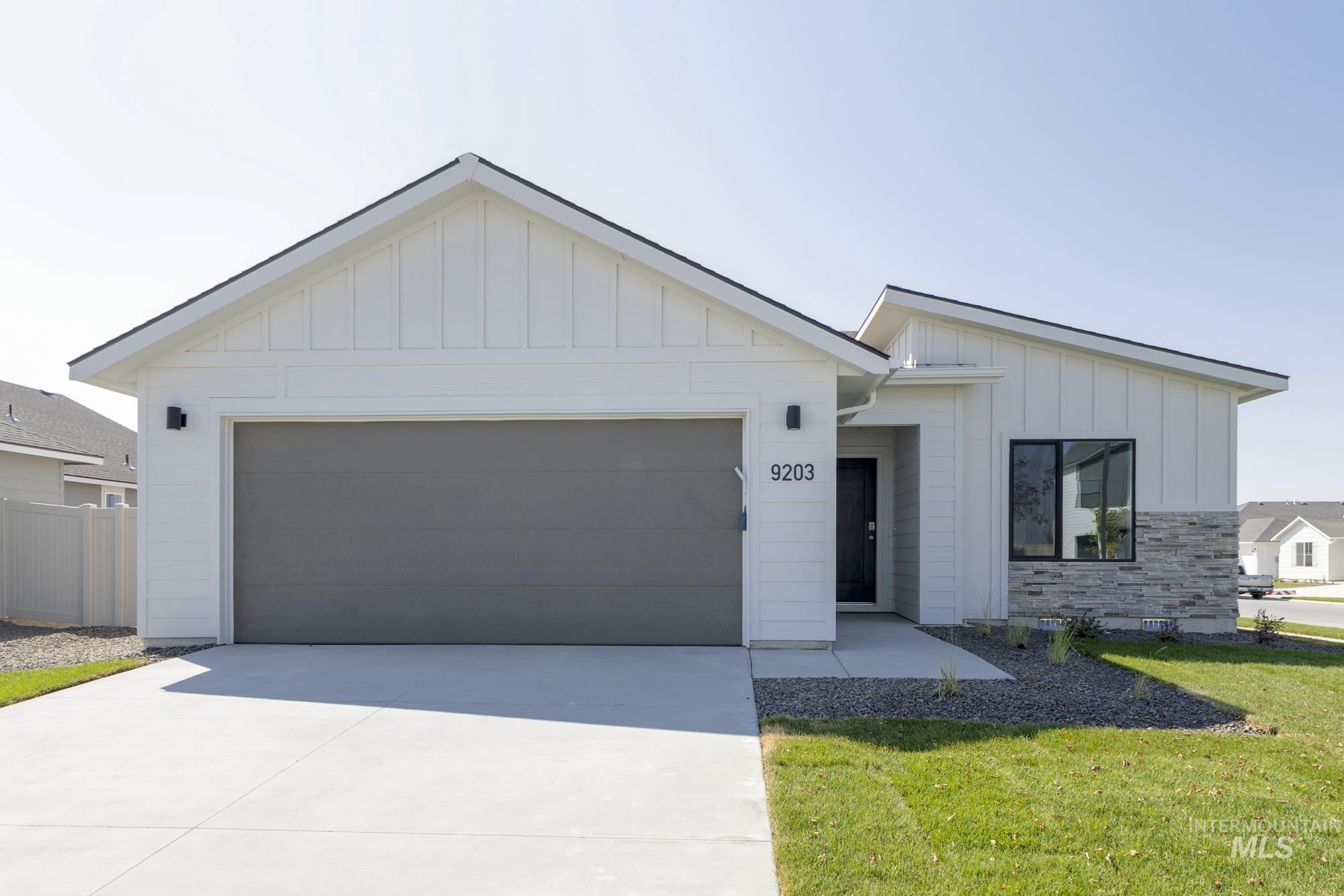 9203 W White Jasmine Ct Property Photo 1