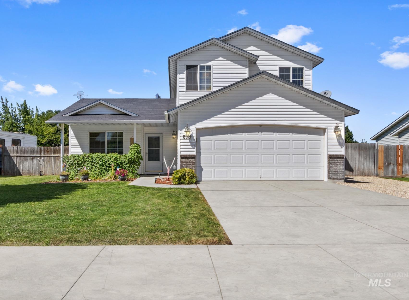 879 N Pasture Ave Property Photo 1