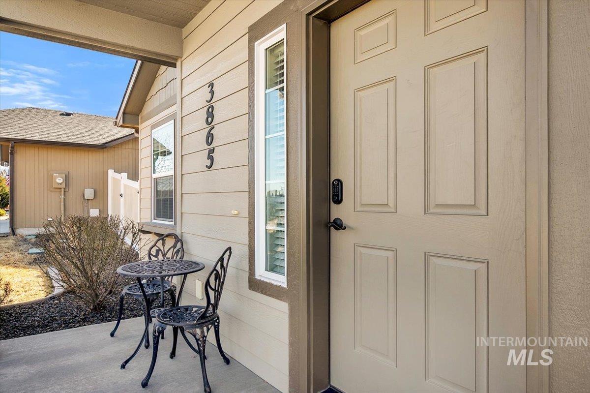 3865 S Windy Ridge Dr Property Photo 4