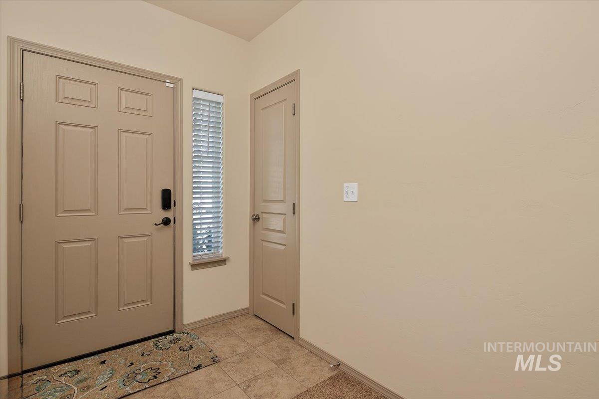 3865 S Windy Ridge Dr Property Photo 5