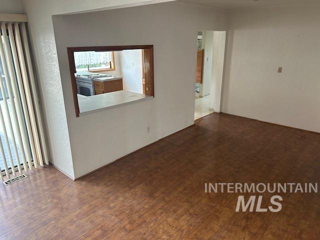 237 E North St Property Photo 26