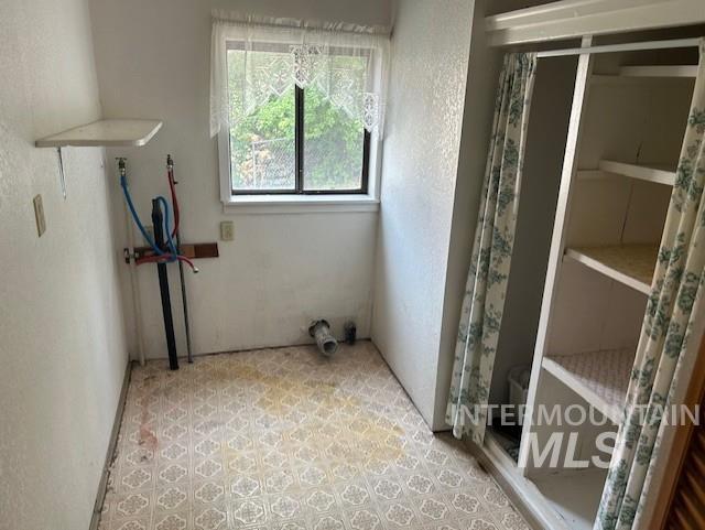 237 E North St Property Photo 30