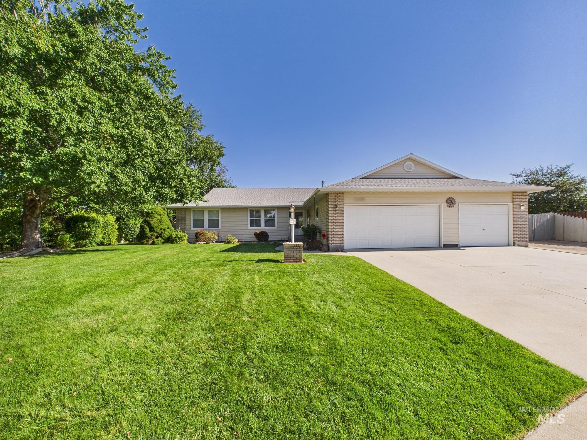 1480 Fernlee Circle Property Photo 1