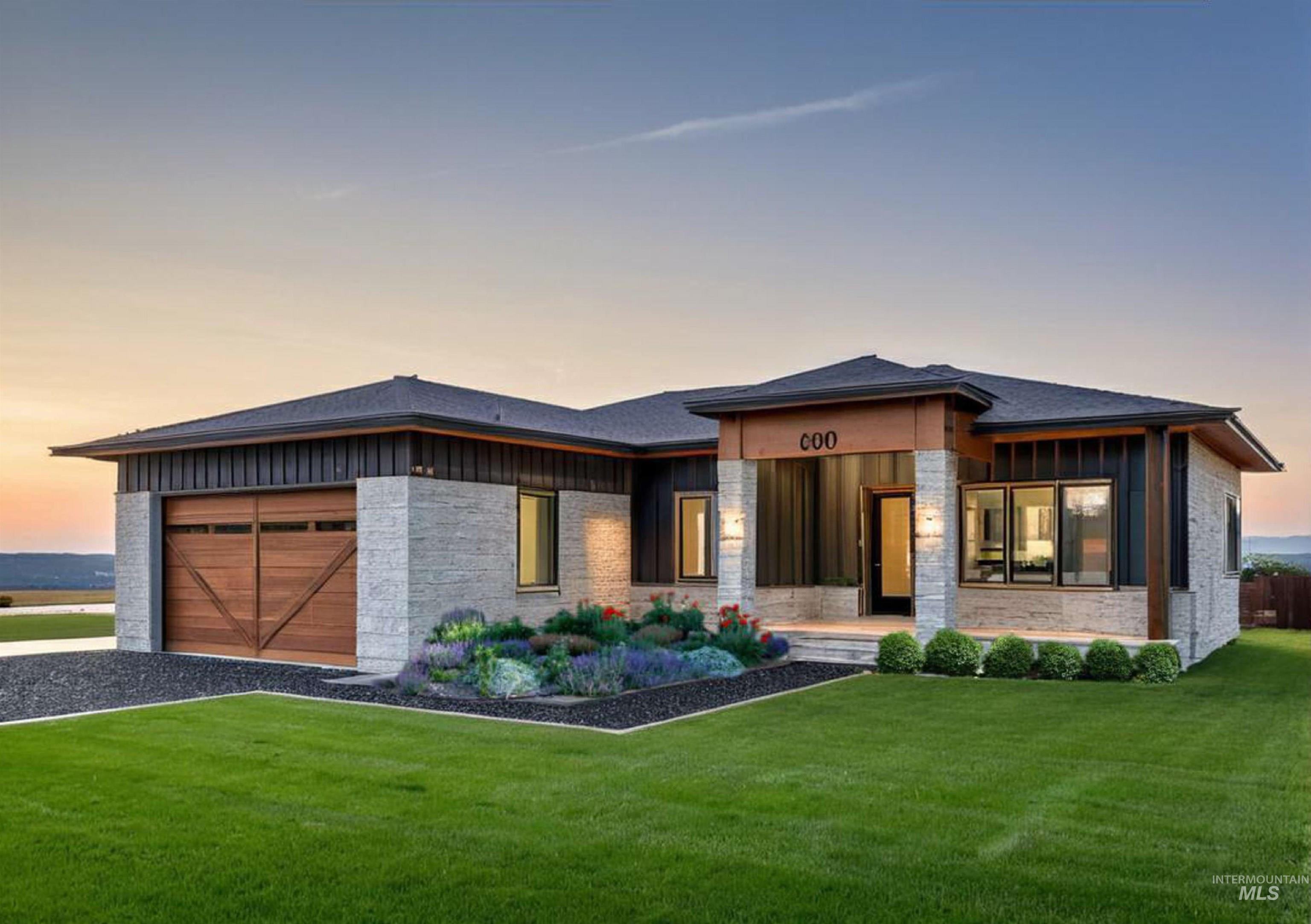 550 Oxford St Property Photo 1