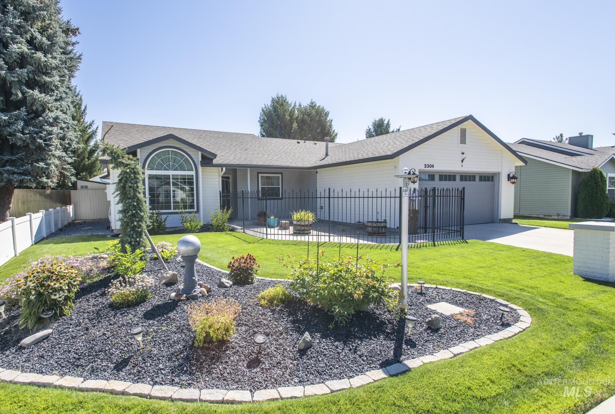 2304 N Wingate Pl Property Photo 1