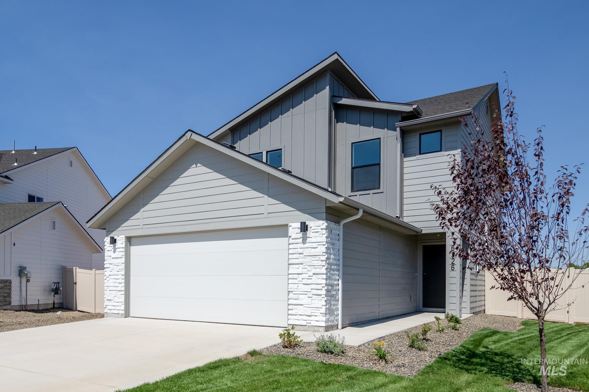 6326 W Naxos St Property Photo 1