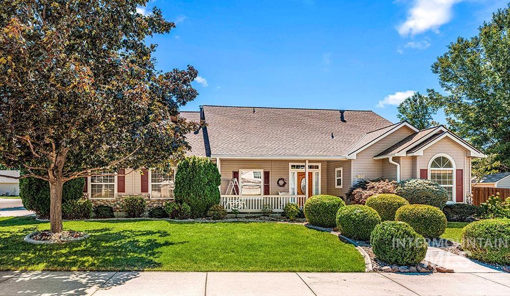 2091 E Dworshak Dr Property Photo 1