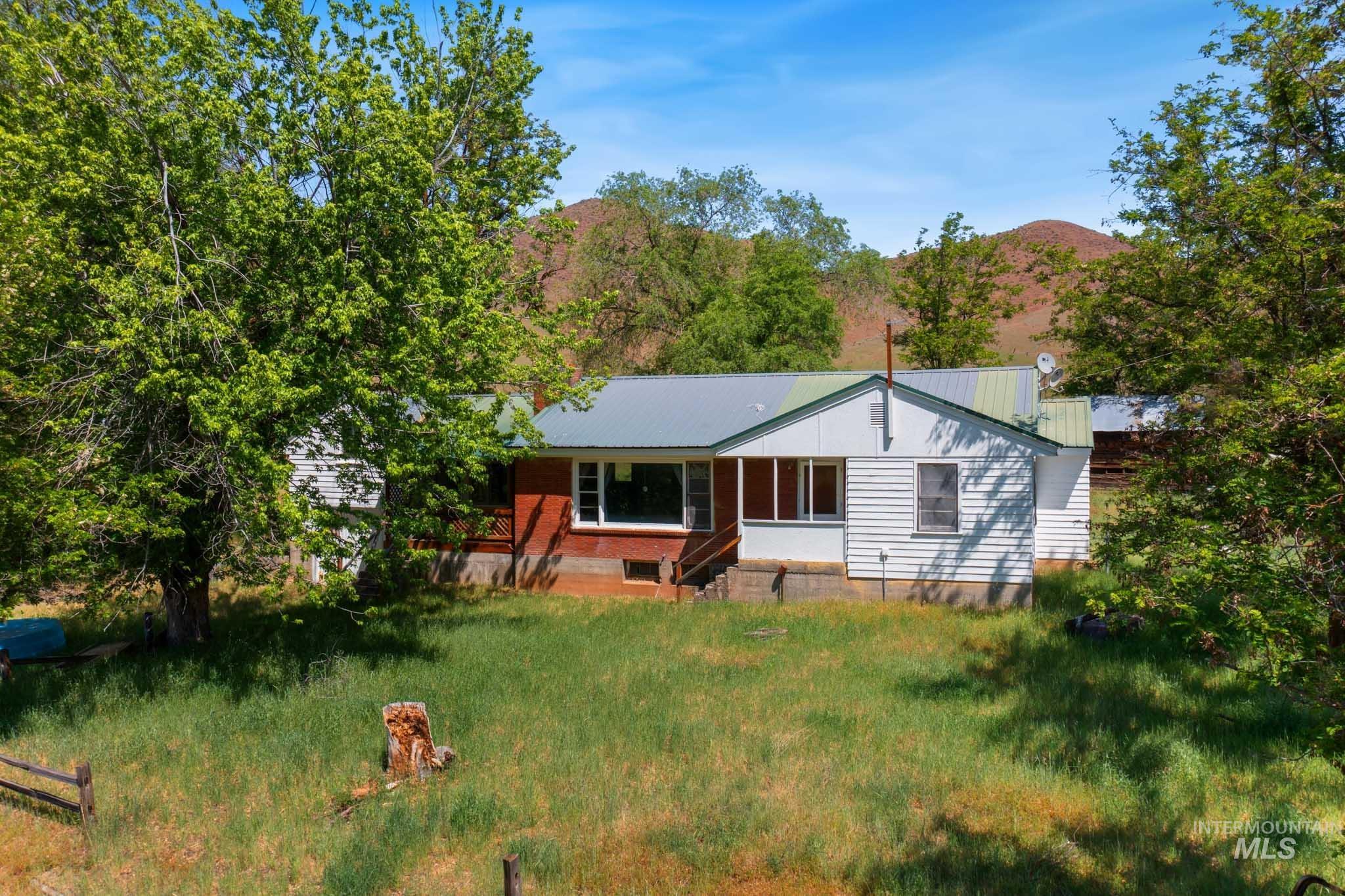 5208 Highway 52 Property Photo 1