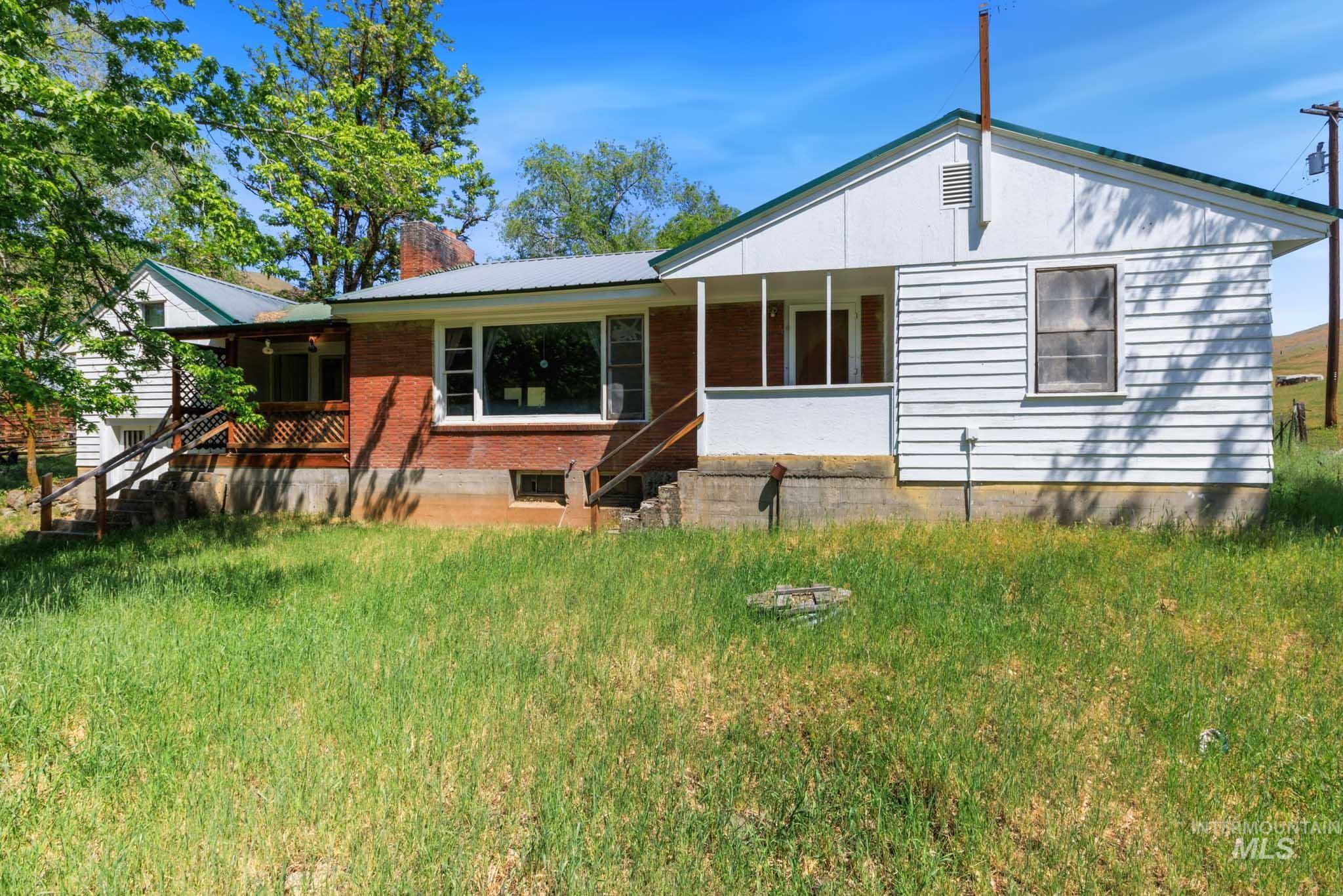 5208 Highway 52 Property Photo 1