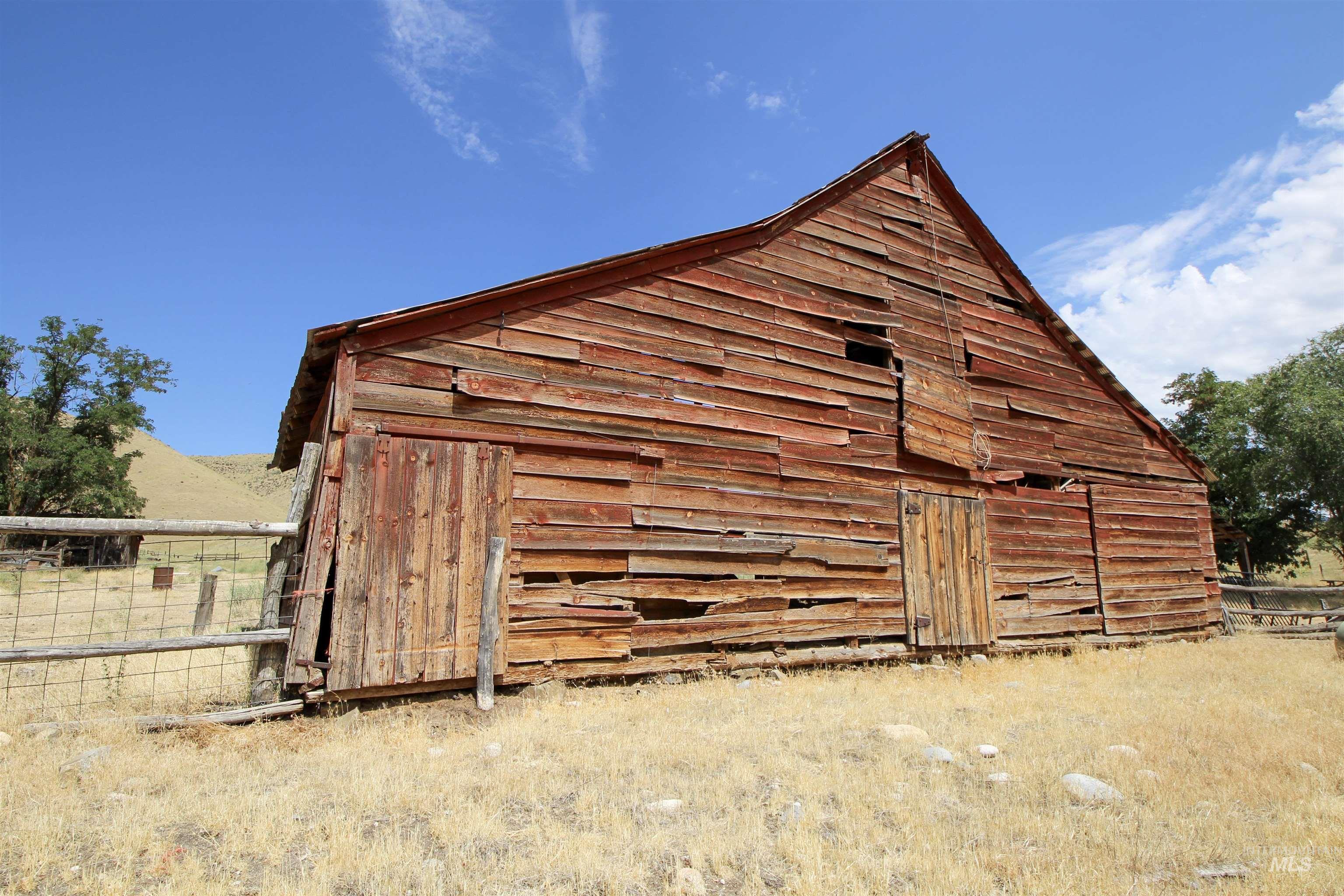 5208 Highway 52 Property Photo 2