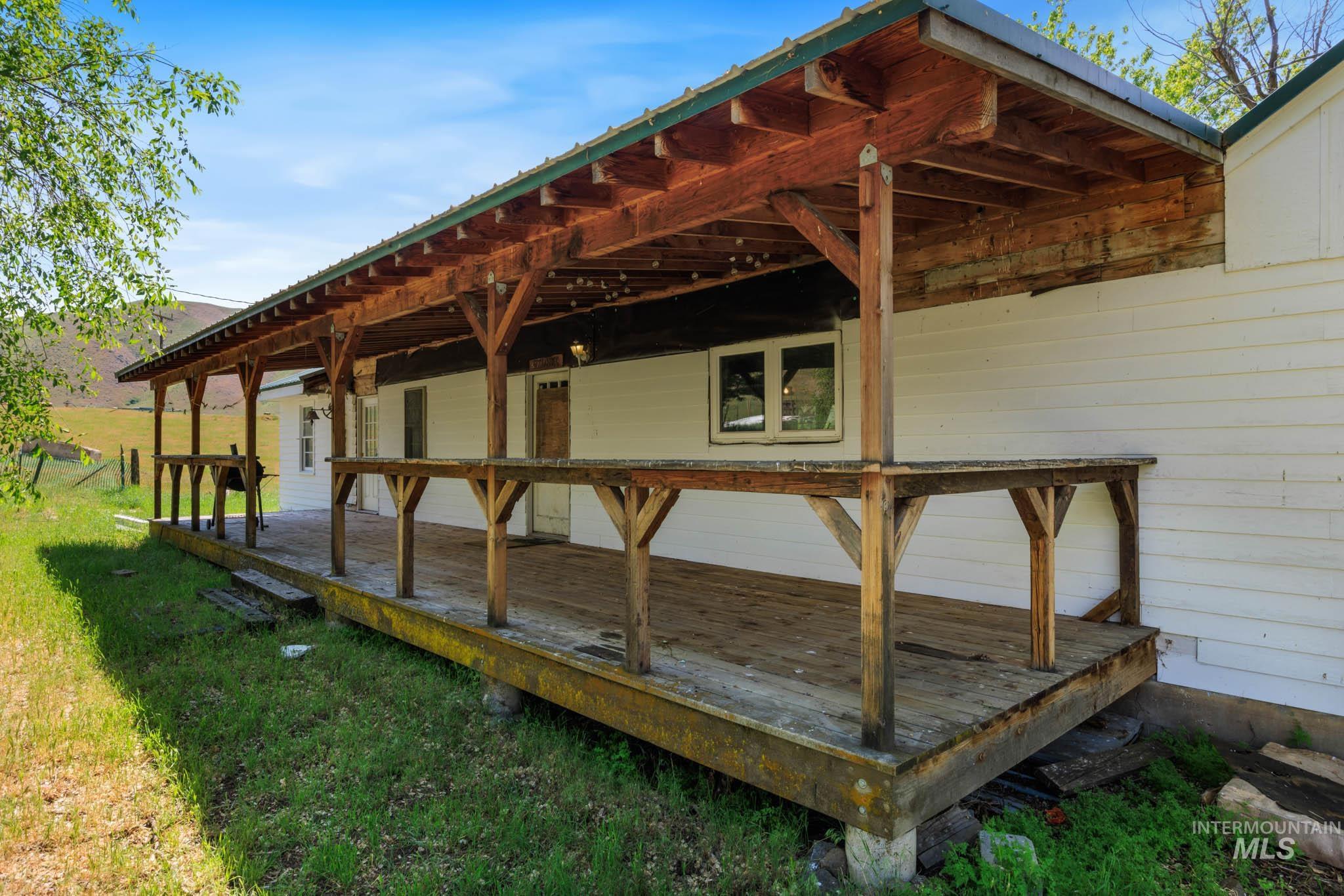 5208 Highway 52 Property Photo 3