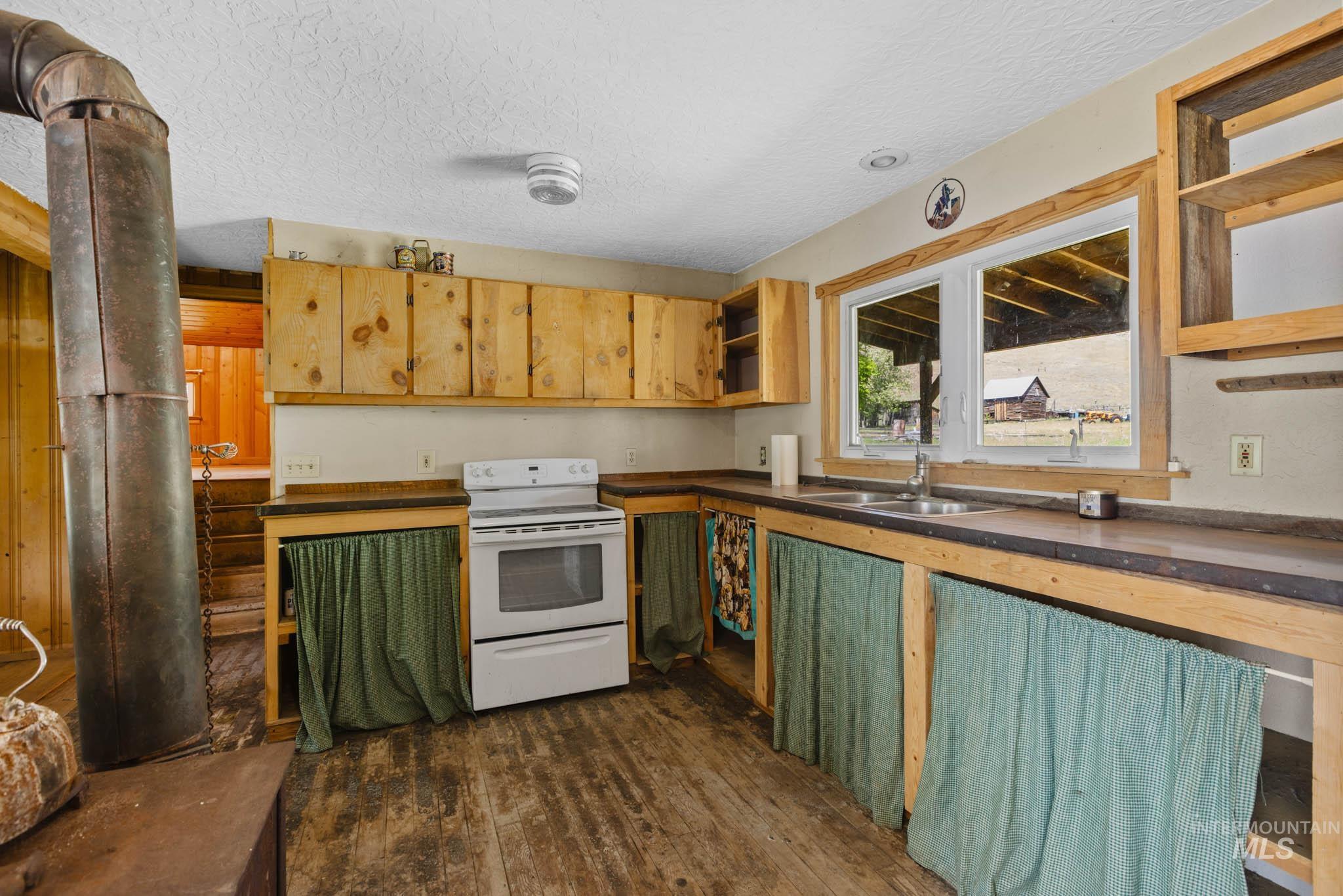 5208 Highway 52 Property Photo 12