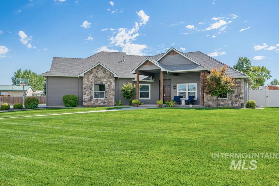 100 E Garret St Property Photo 3