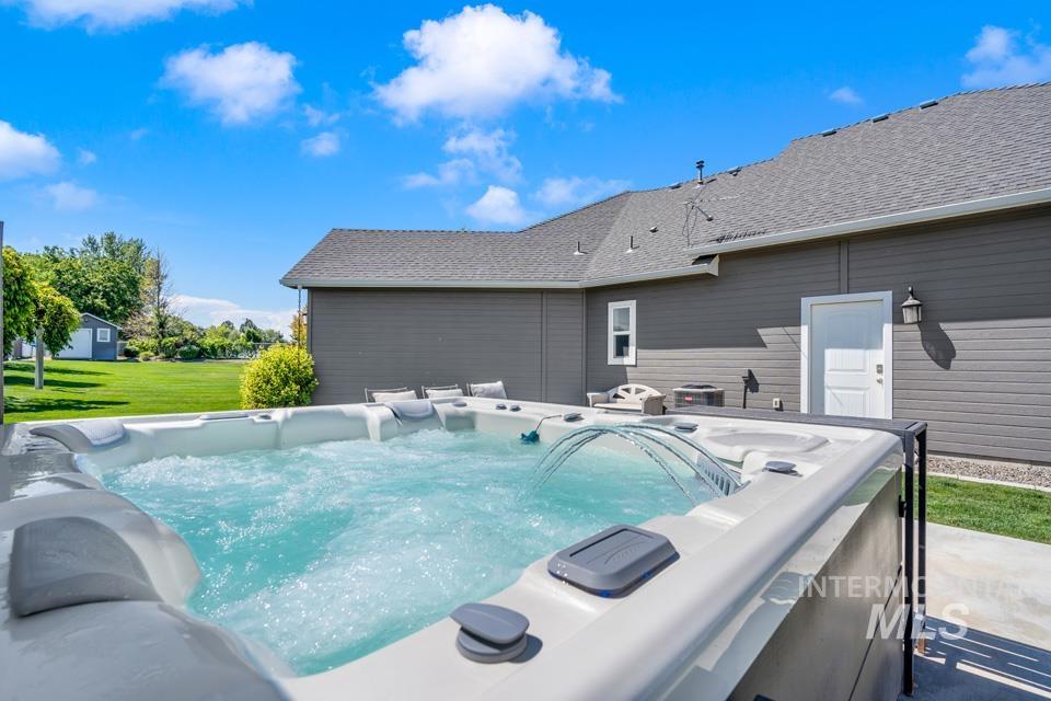 100 E Garret St Property Photo 7