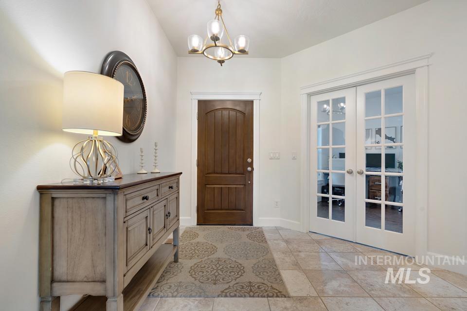 100 E Garret St Property Photo 8