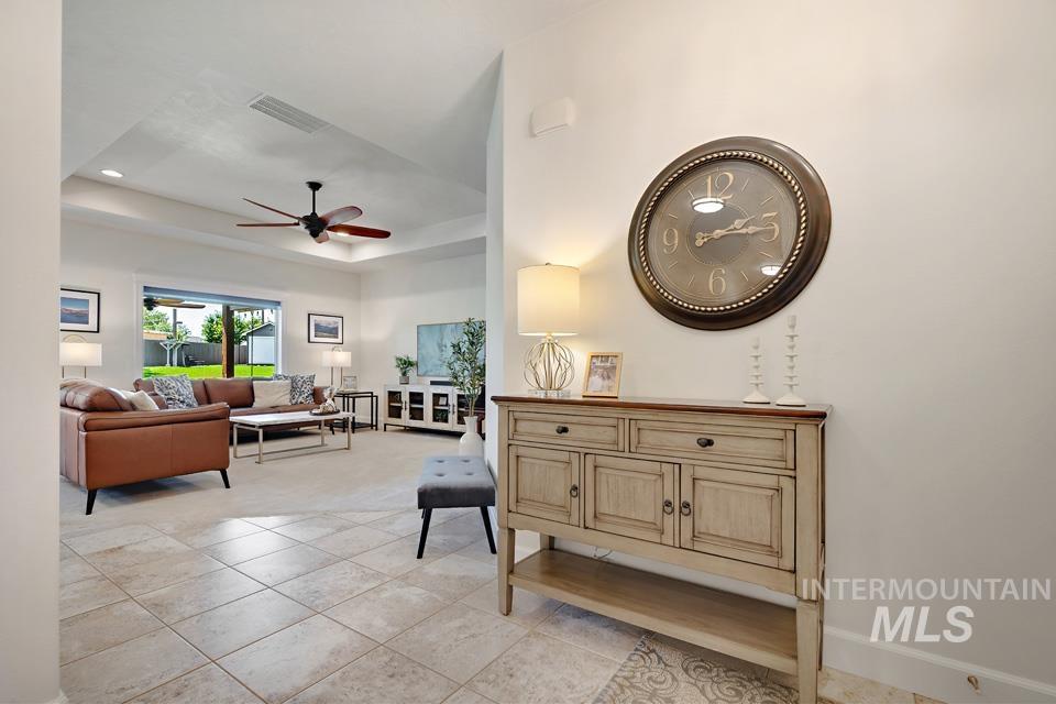 100 E Garret St Property Photo 9