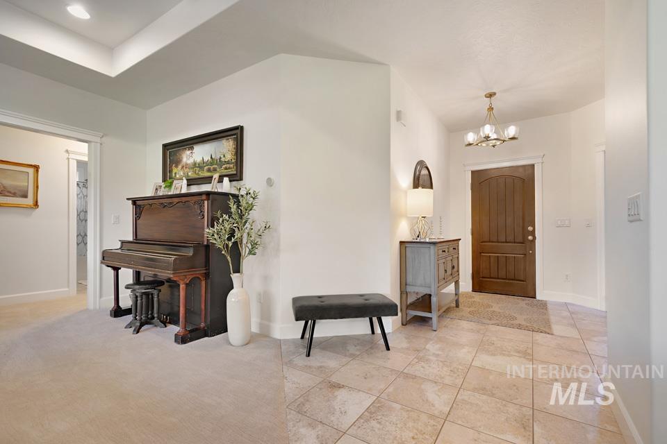 100 E Garret St Property Photo 10