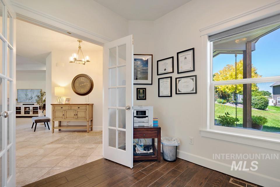 100 E Garret St Property Photo 11