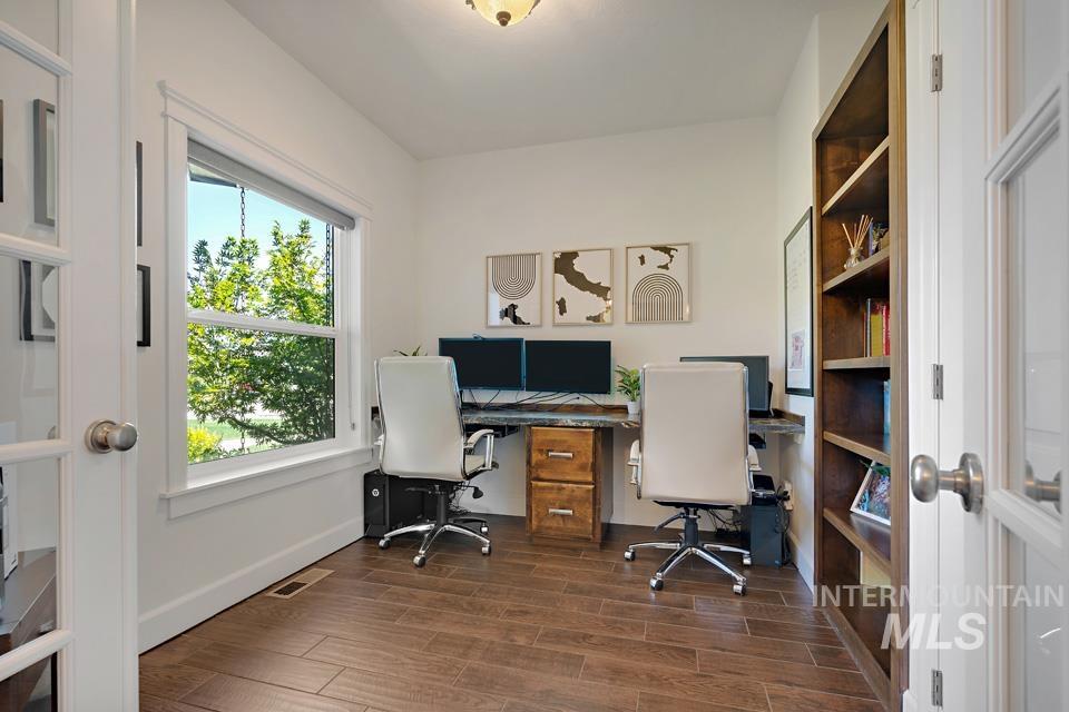 100 E Garret St Property Photo 12