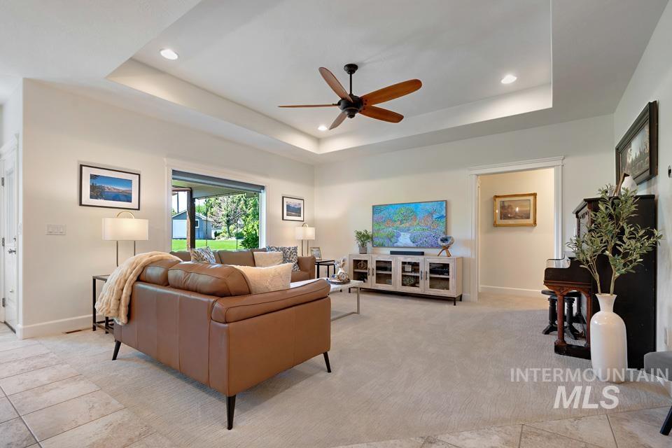 100 E Garret St Property Photo 13