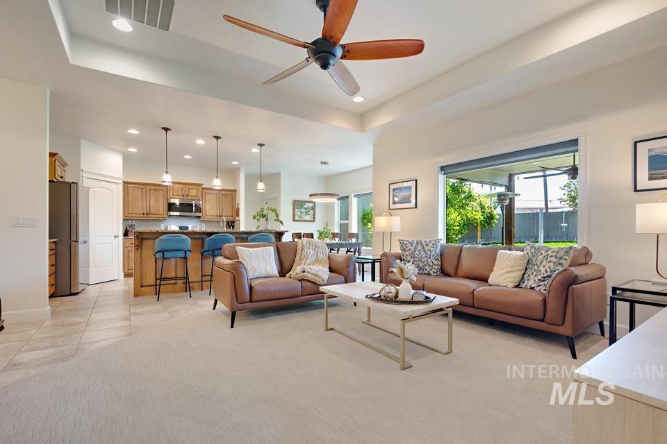 100 E Garret St Property Photo 15