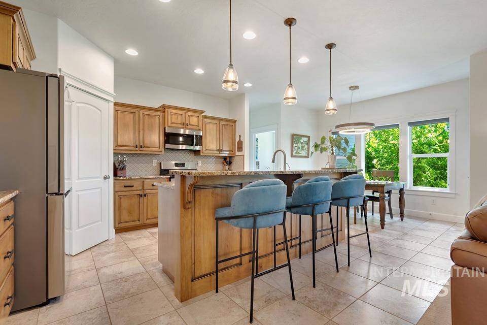 100 E Garret St Property Photo 16