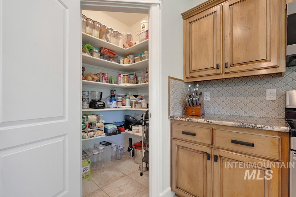 100 E Garret St Property Photo 22