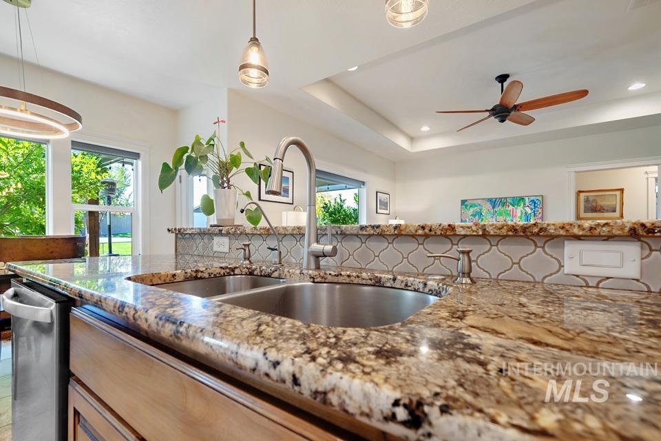 100 E Garret St Property Photo 23