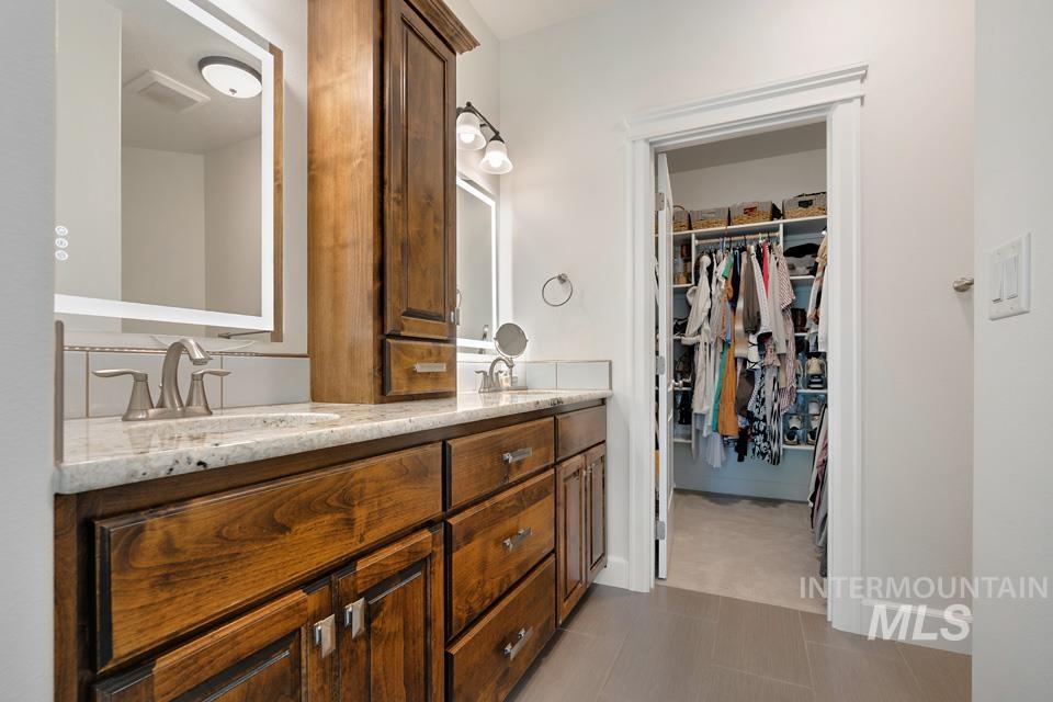 100 E Garret St Property Photo 30