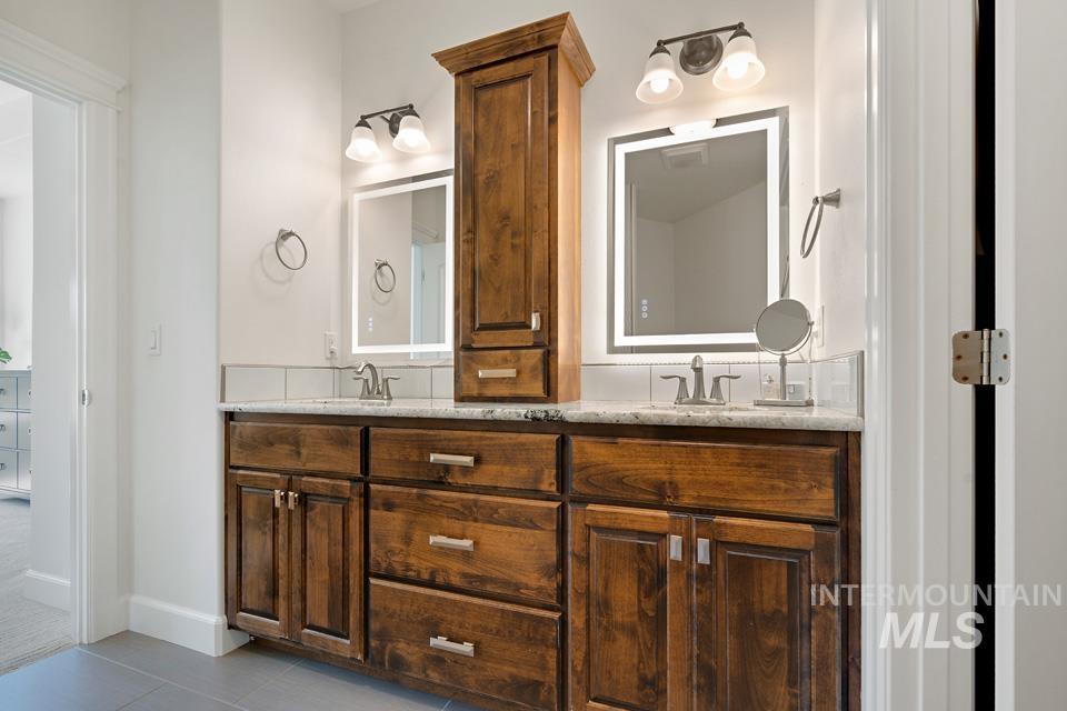 100 E Garret St Property Photo 31