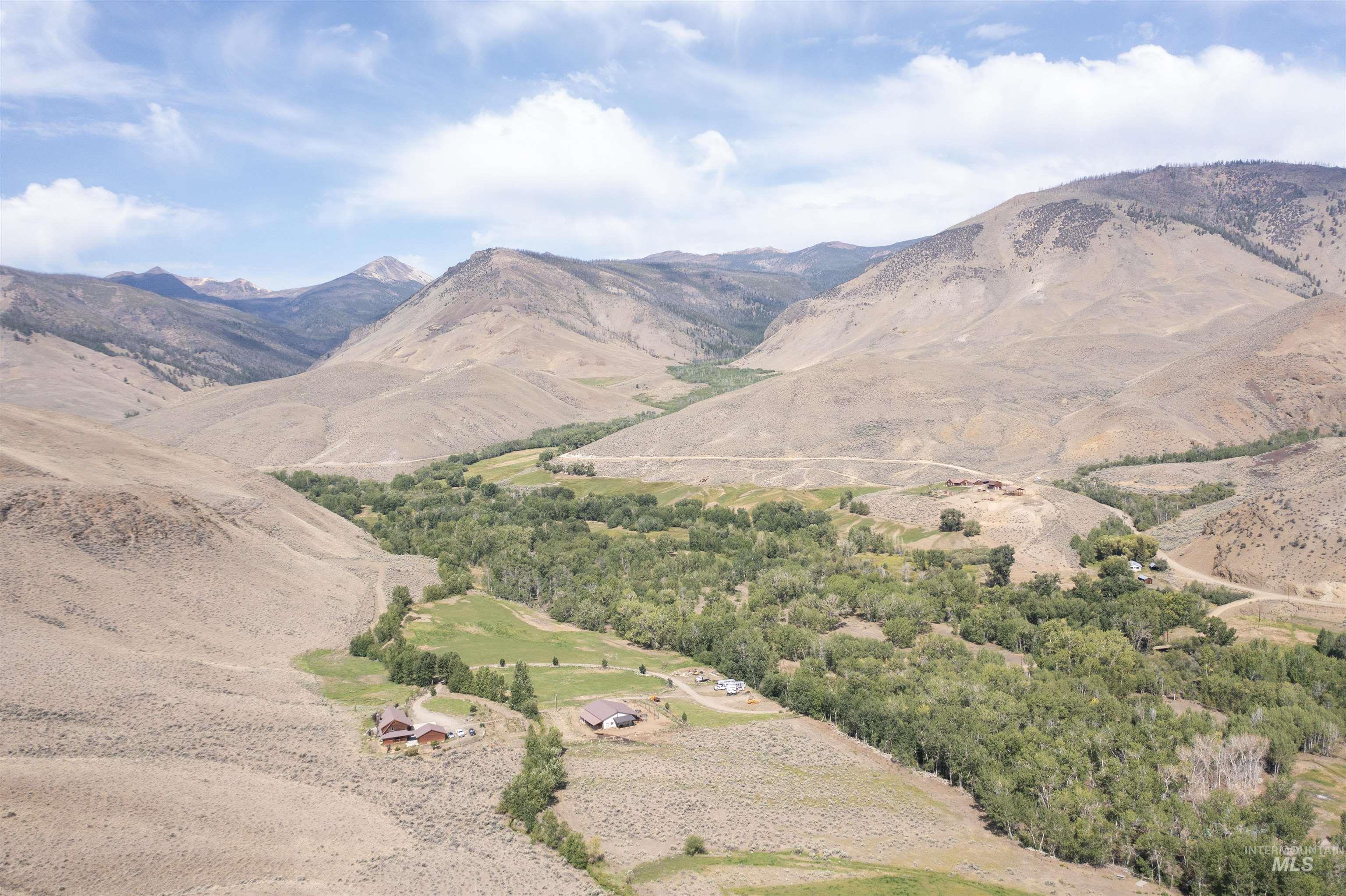 9885 Challis Creek Rd. Property Photo 1