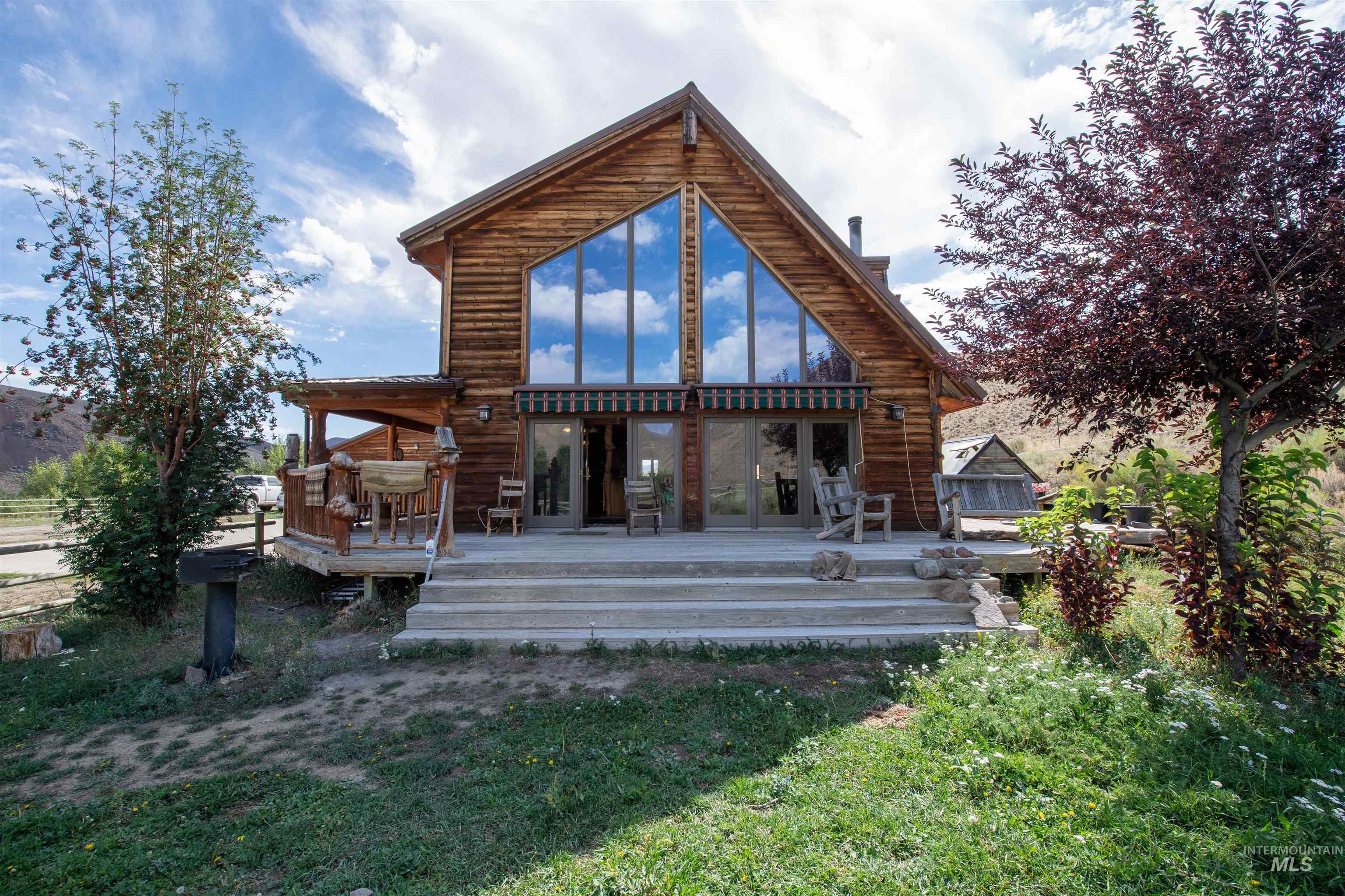 9885 Challis Creek Rd. Property Photo 1