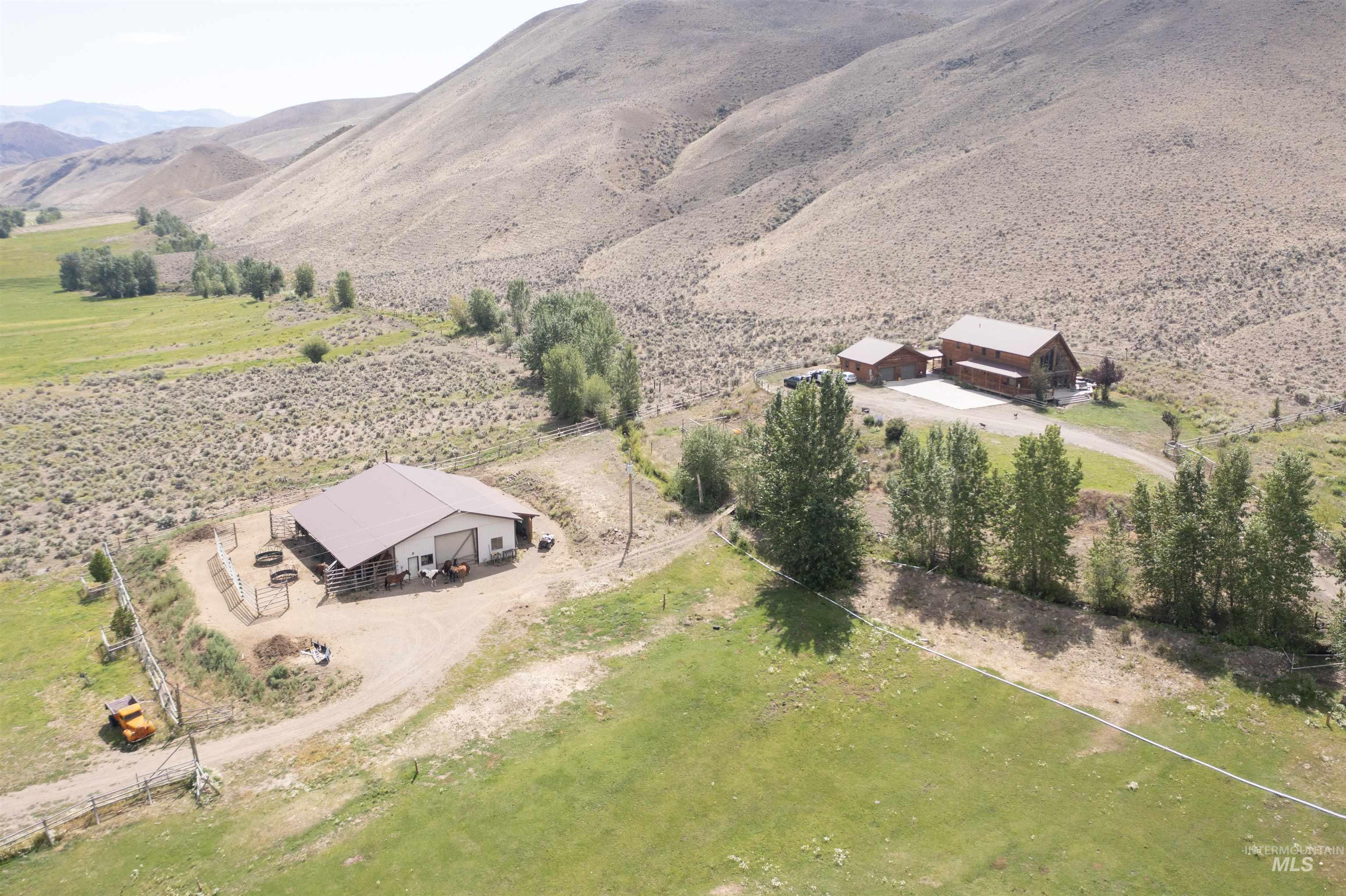 9885 Challis Creek Rd. Property Photo 2