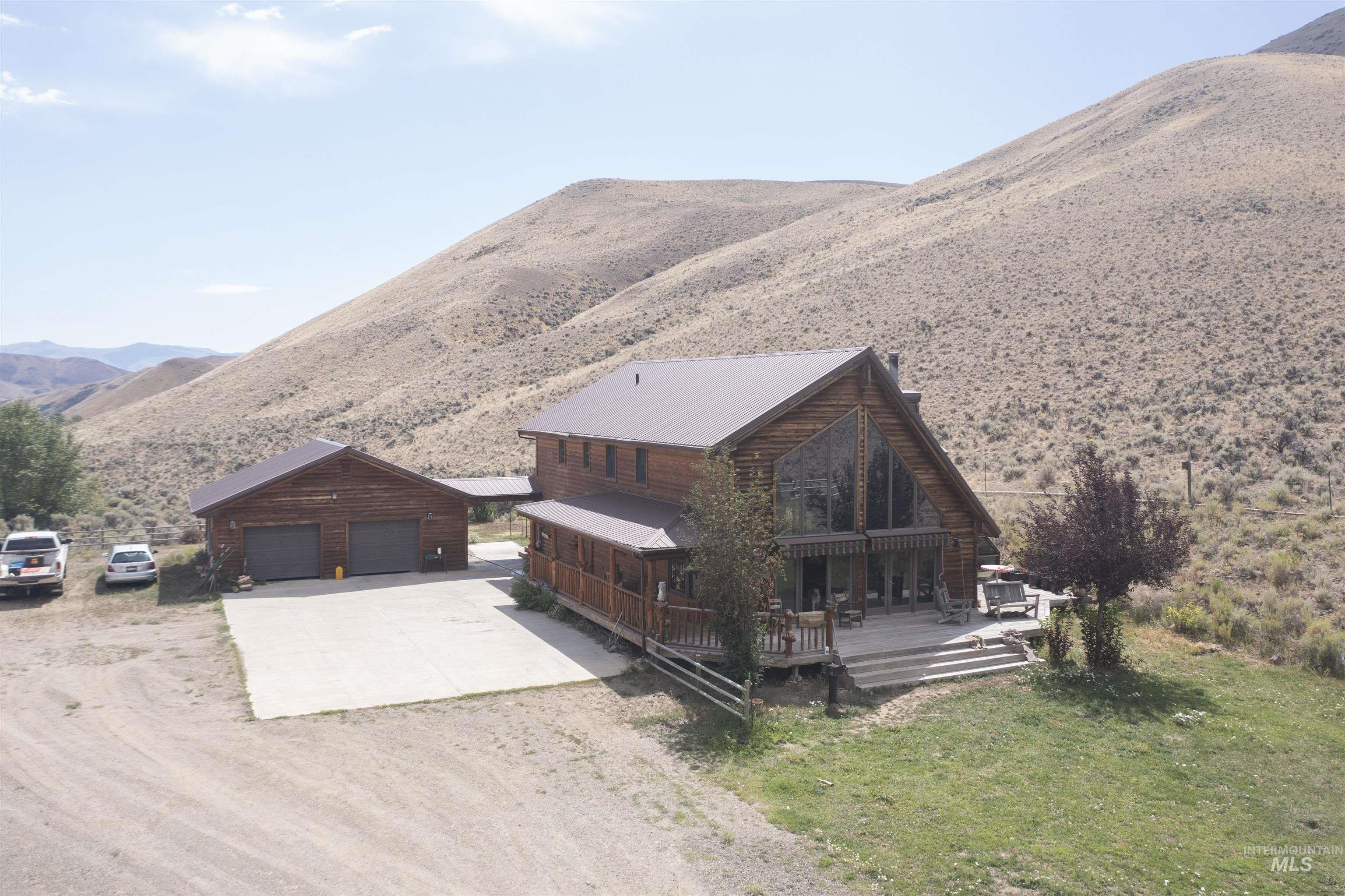 9885 Challis Creek Rd. Property Photo 7