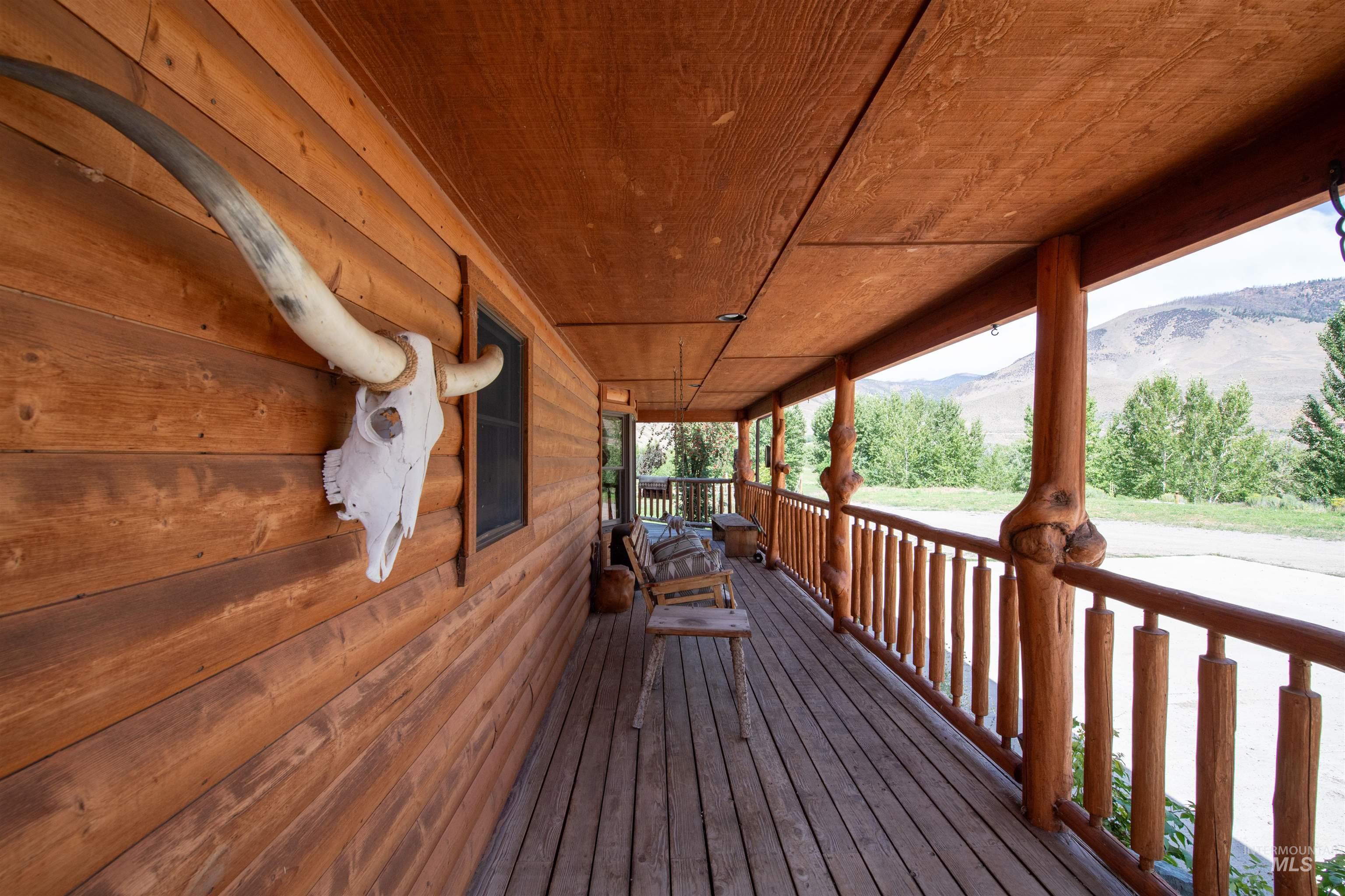 9885 Challis Creek Rd. Property Photo 8