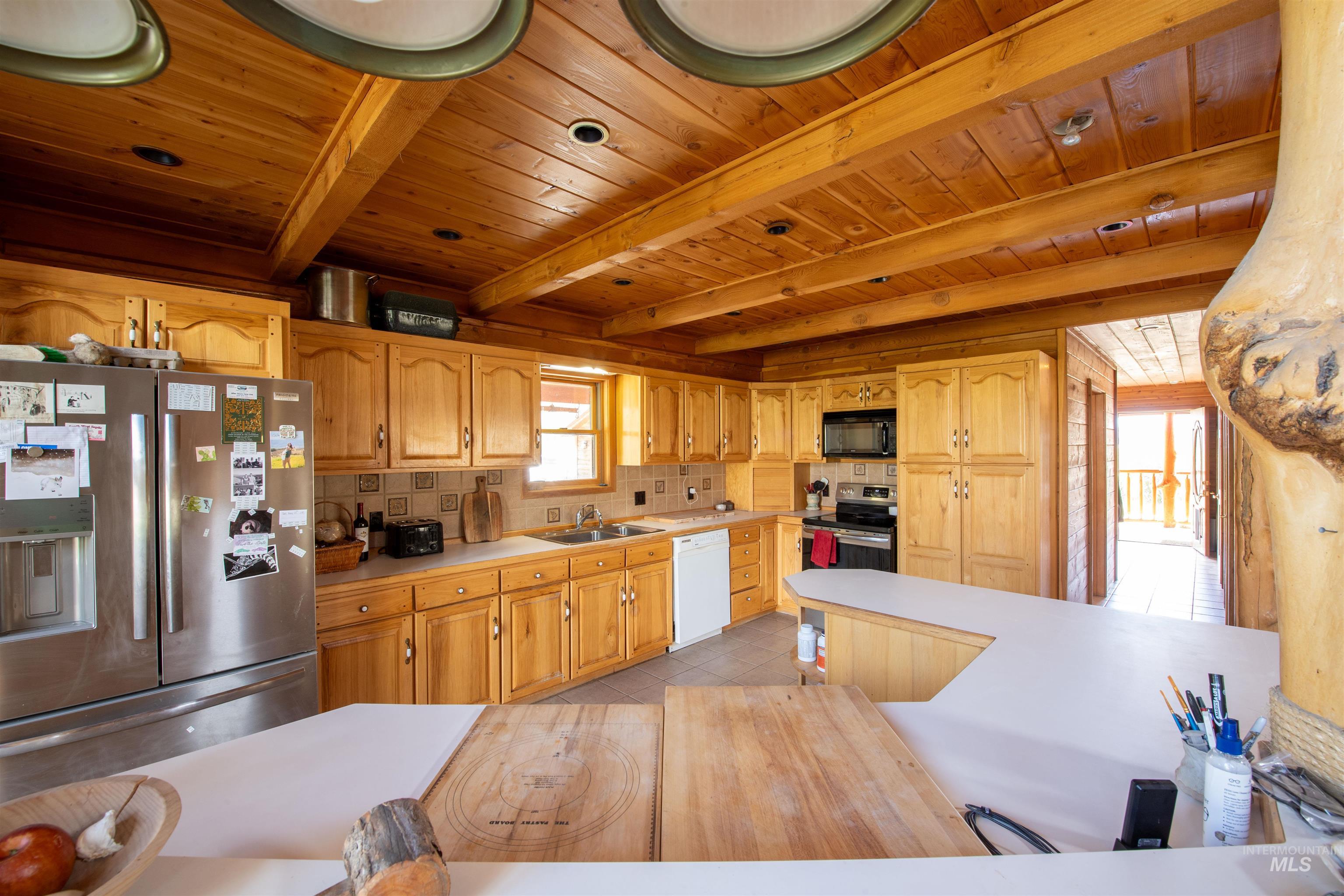 9885 Challis Creek Rd. Property Photo 12