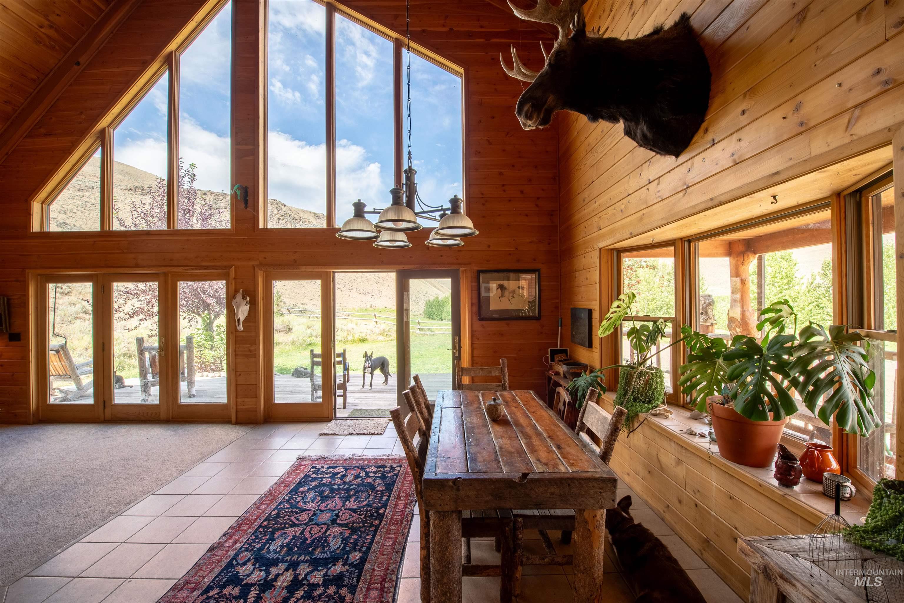 9885 Challis Creek Rd. Property Photo 14
